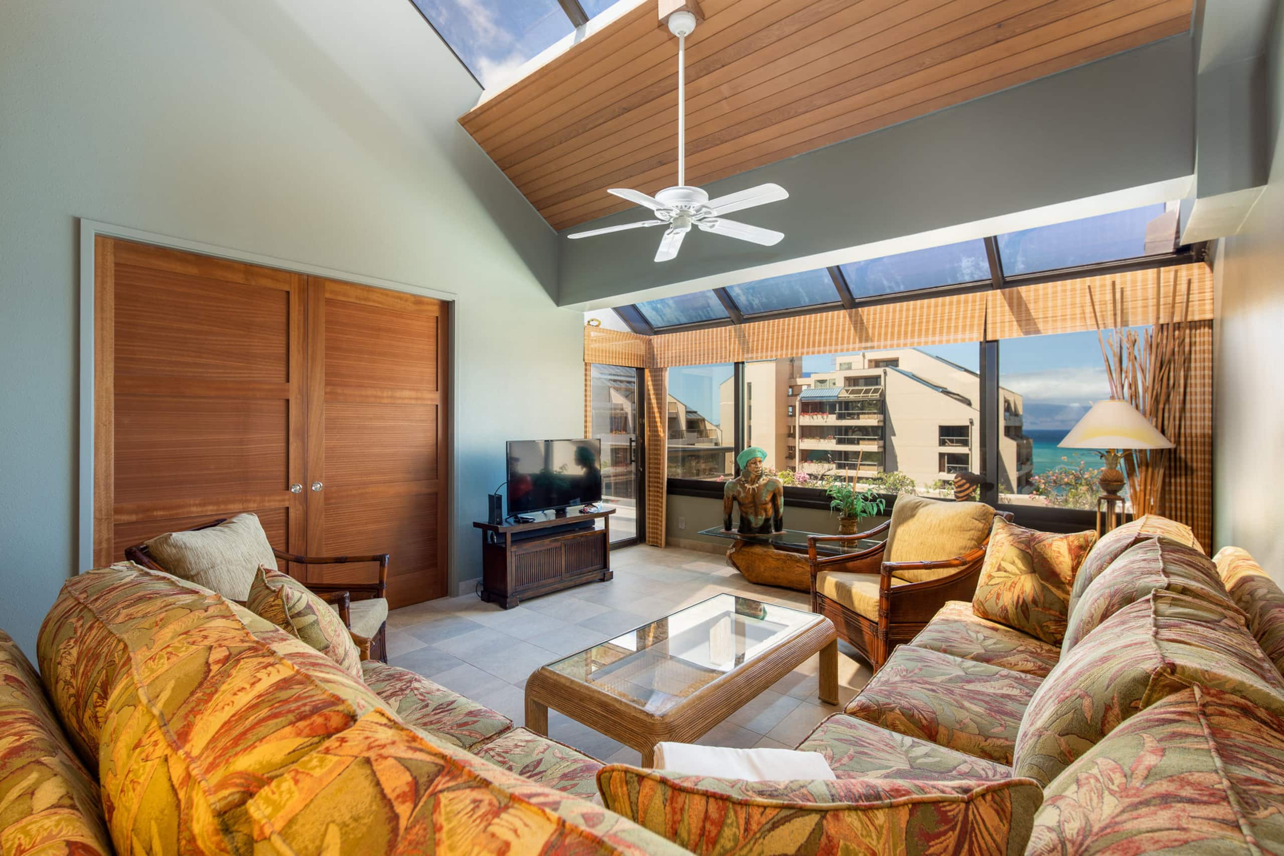 Condo in Lahaina · ★4.89 · 3 bedrooms · 5 beds · 3 private baths - Image 3