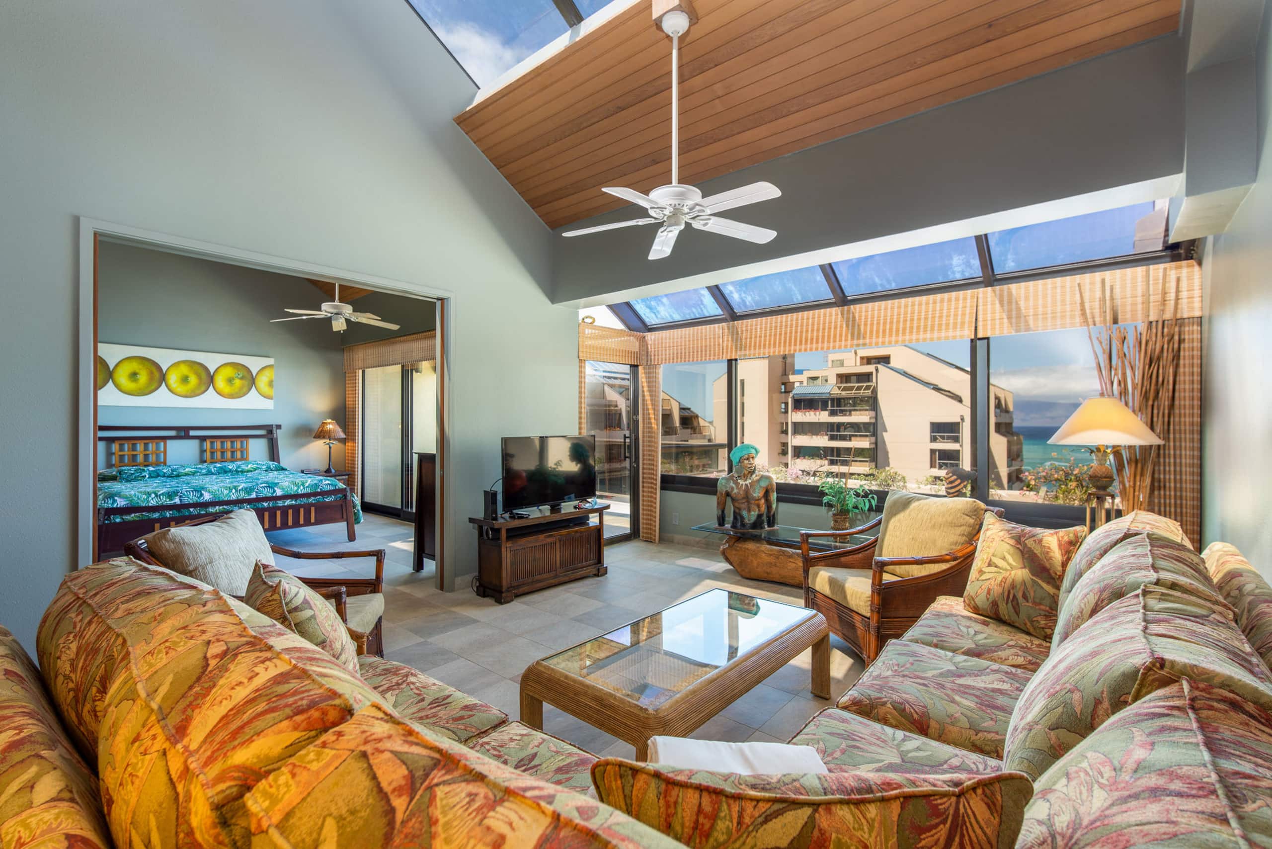 Condo in Lahaina · ★4.89 · 3 bedrooms · 5 beds · 3 private baths - Image 4