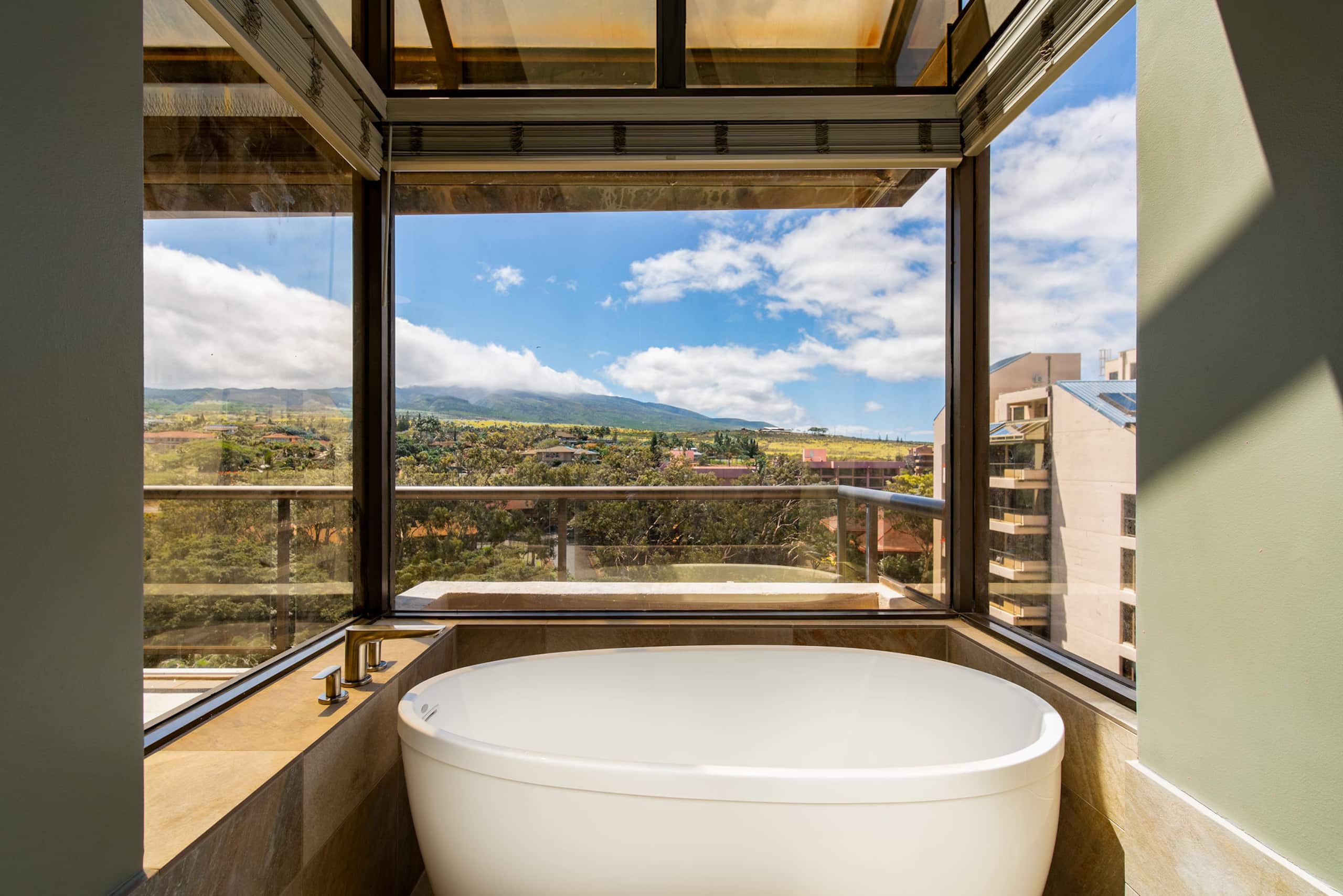 Condo in Lahaina · ★4.89 · 3 bedrooms · 5 beds · 3 private baths - Image 25
