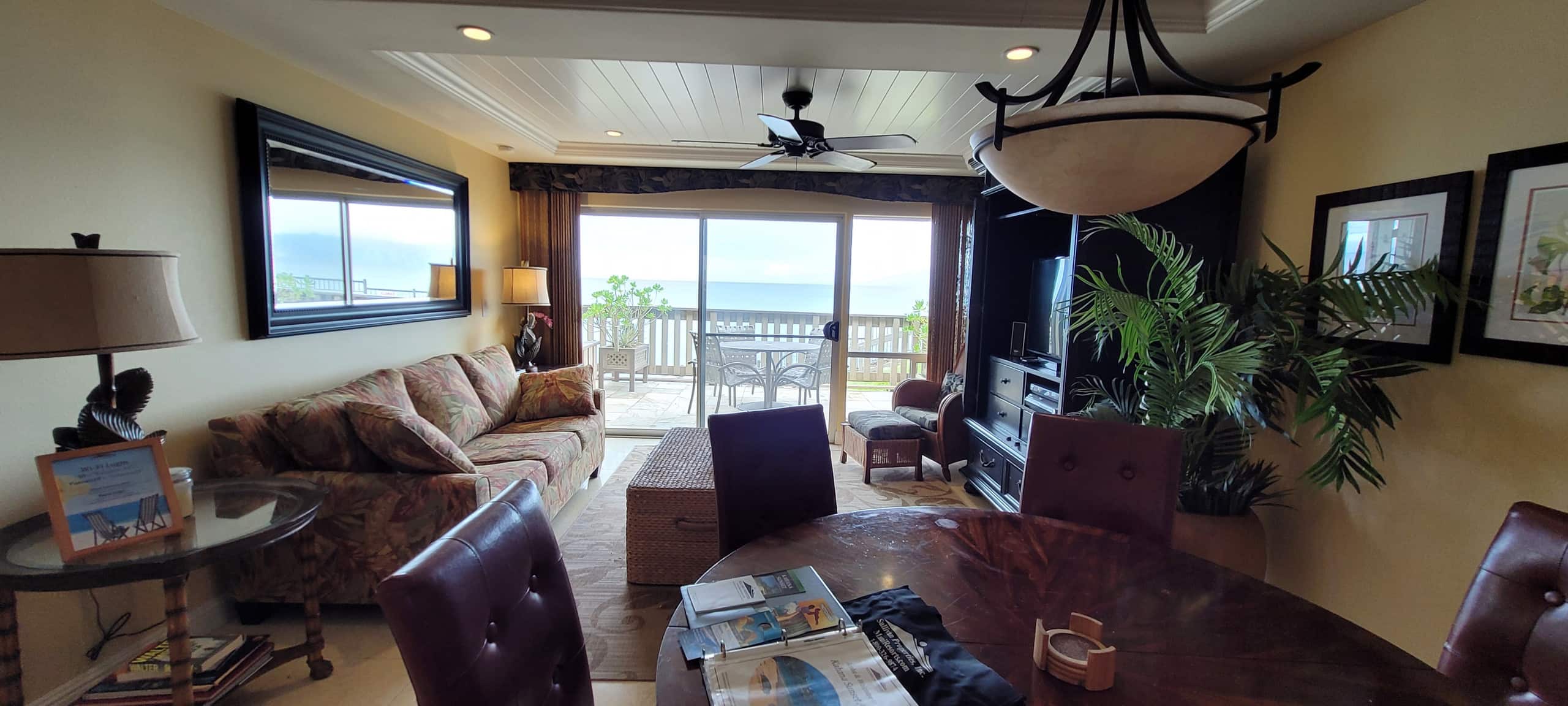Condo in Lahaina · ★4.58 · 2 bedrooms · 4 beds · 2.5 baths - Image 3