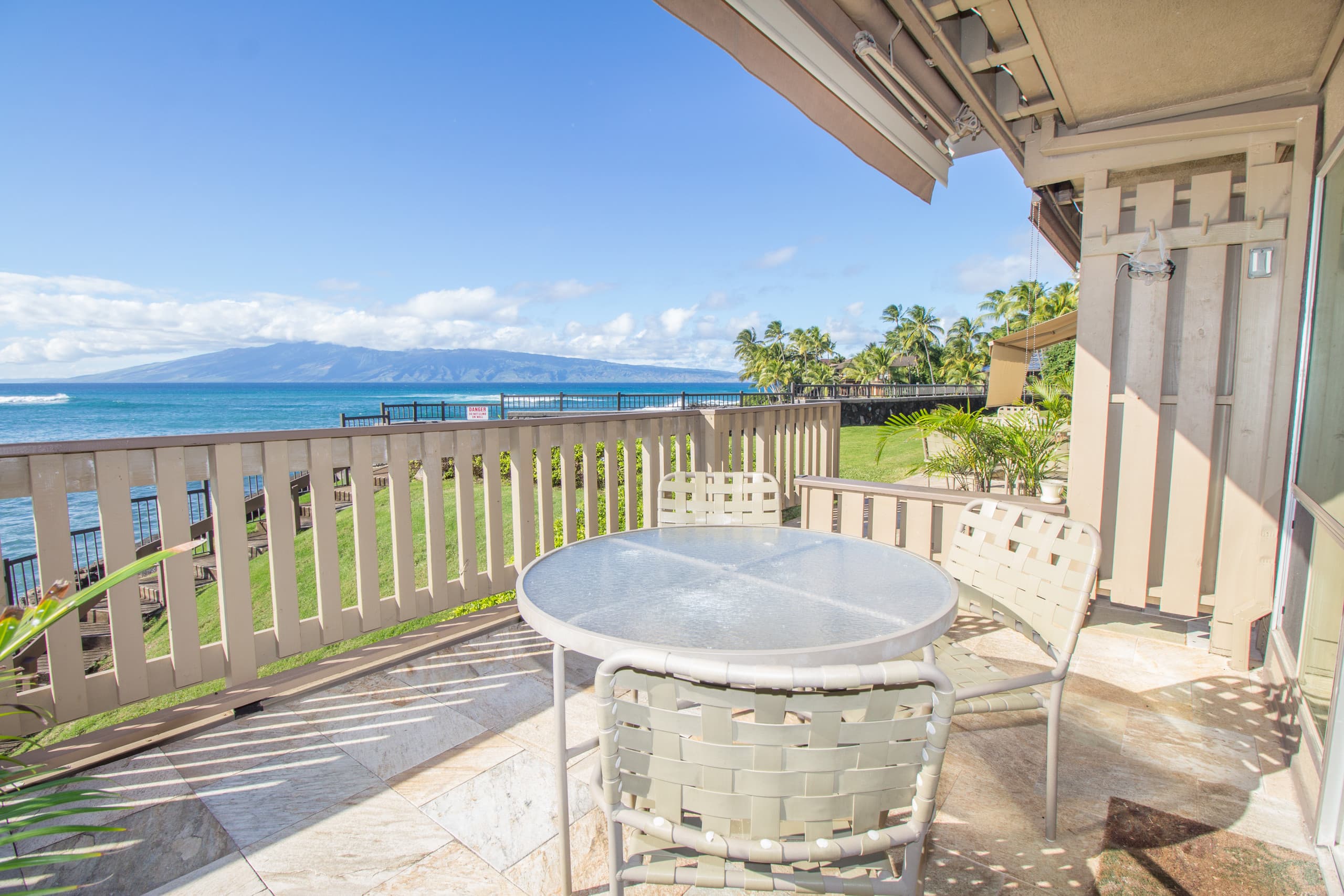 Condo in Lahaina · ★4.58 · 2 bedrooms · 4 beds · 2.5 baths - Image 20
