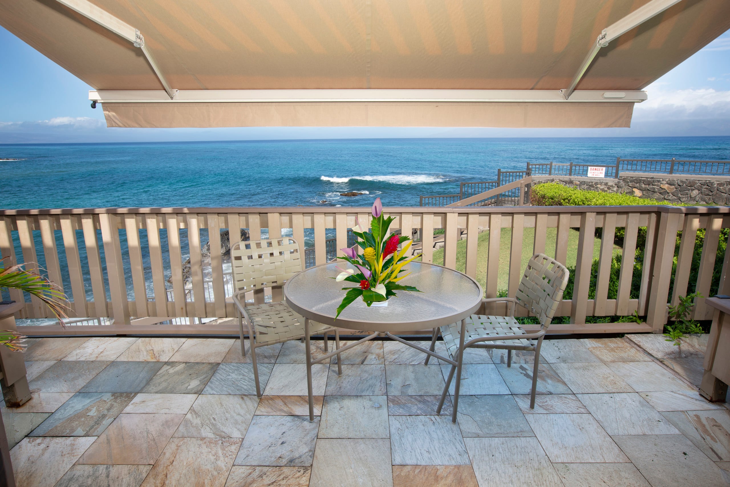 Condo in Lahaina · ★4.58 · 2 bedrooms · 4 beds · 2.5 baths - Image 19