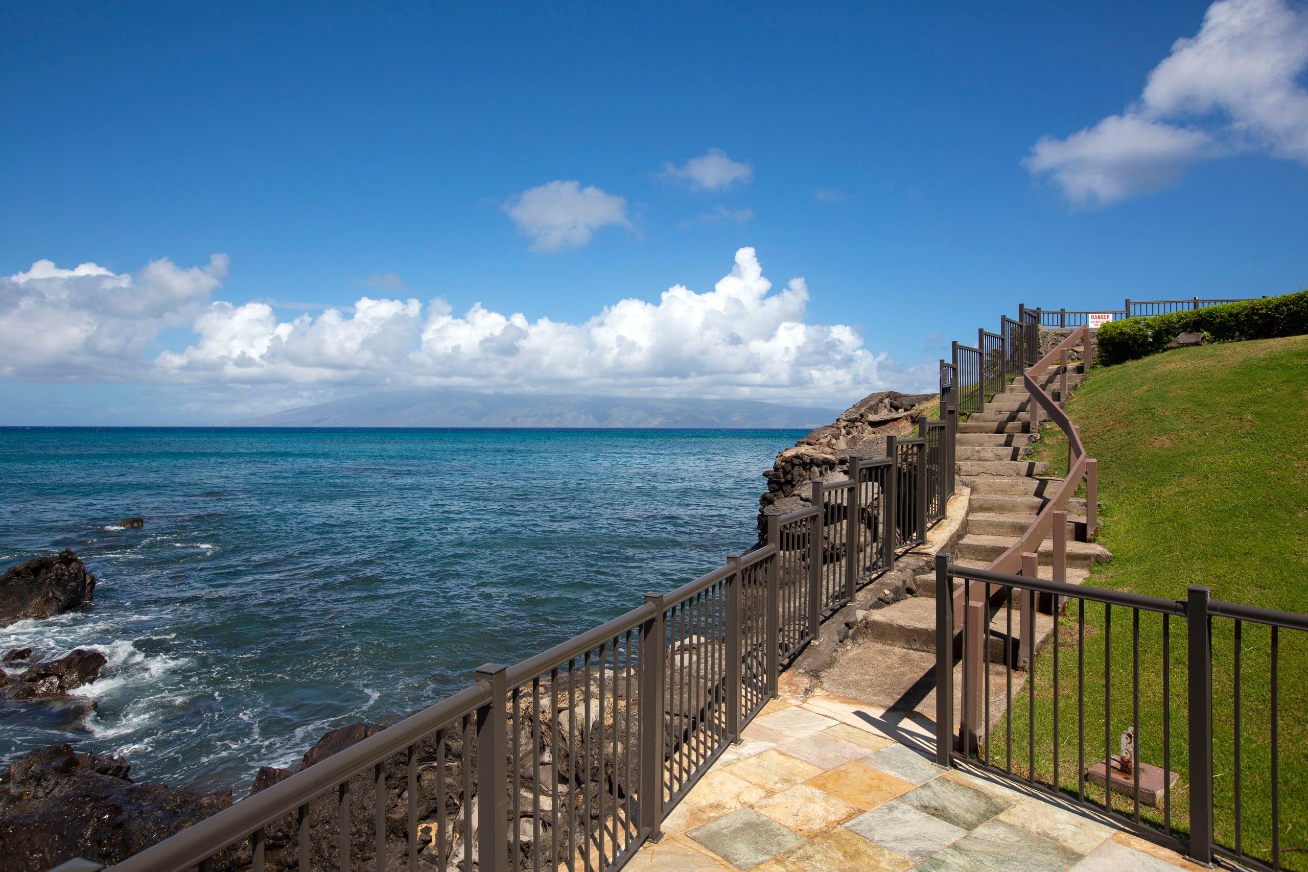 Condo in Lahaina · ★4.58 · 2 bedrooms · 4 beds · 2.5 baths - Image 26