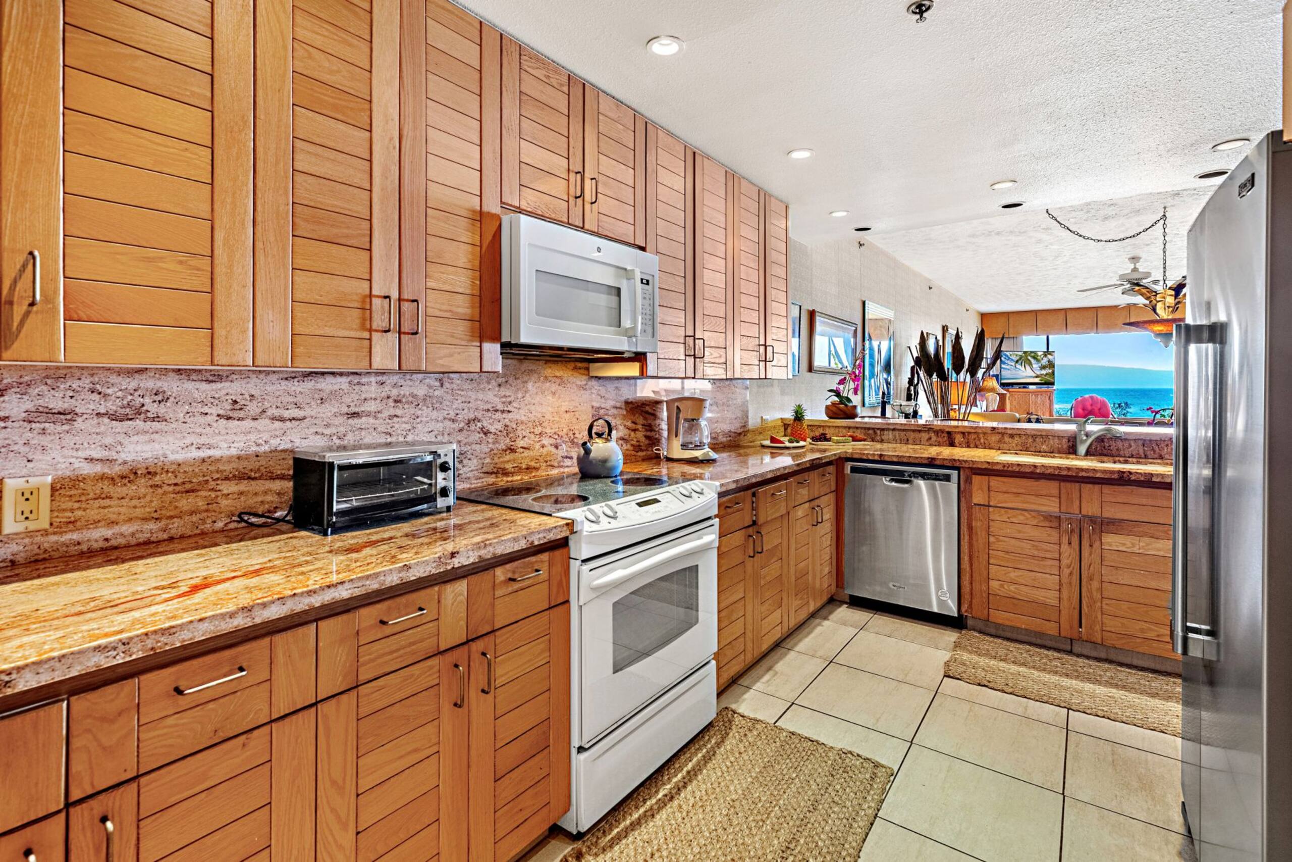 Condo in Lahaina · ★4.29 · 2 bedrooms · 2 beds · 2 baths - Image 14