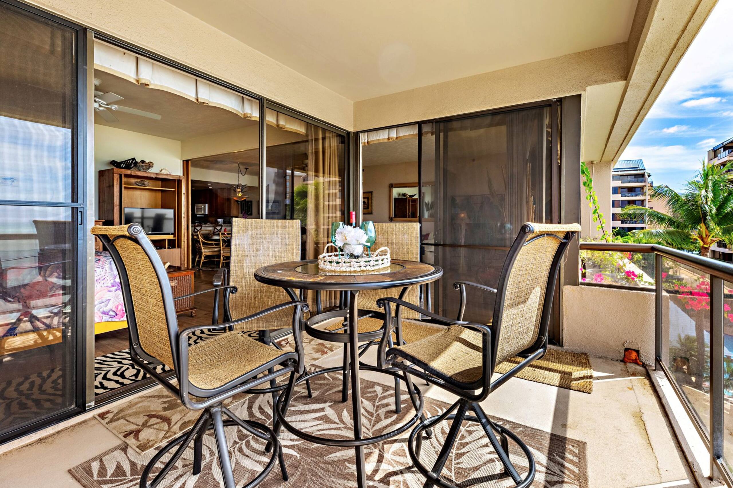 Condo in Lahaina · ★4.29 · 2 bedrooms · 2 beds · 2 baths - Image 21