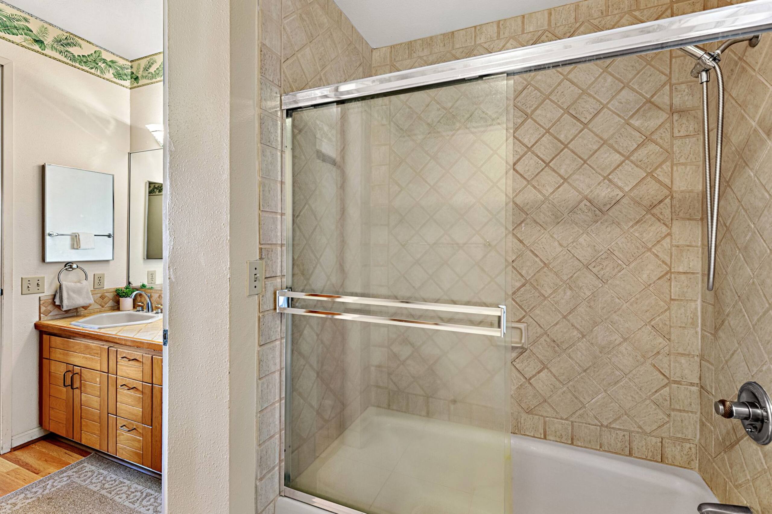Condo in Lahaina · ★4.29 · 2 bedrooms · 2 beds · 2 baths - Image 28