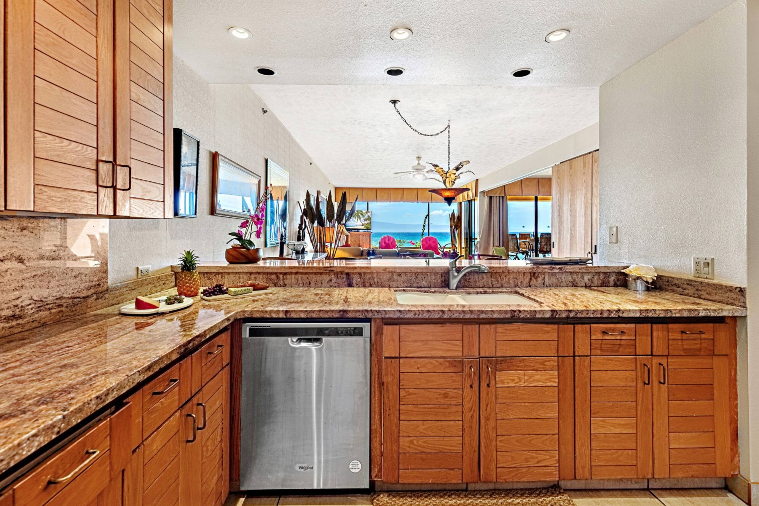 Condo in Lahaina · ★4.29 · 2 bedrooms · 2 beds · 2 baths - Image 15