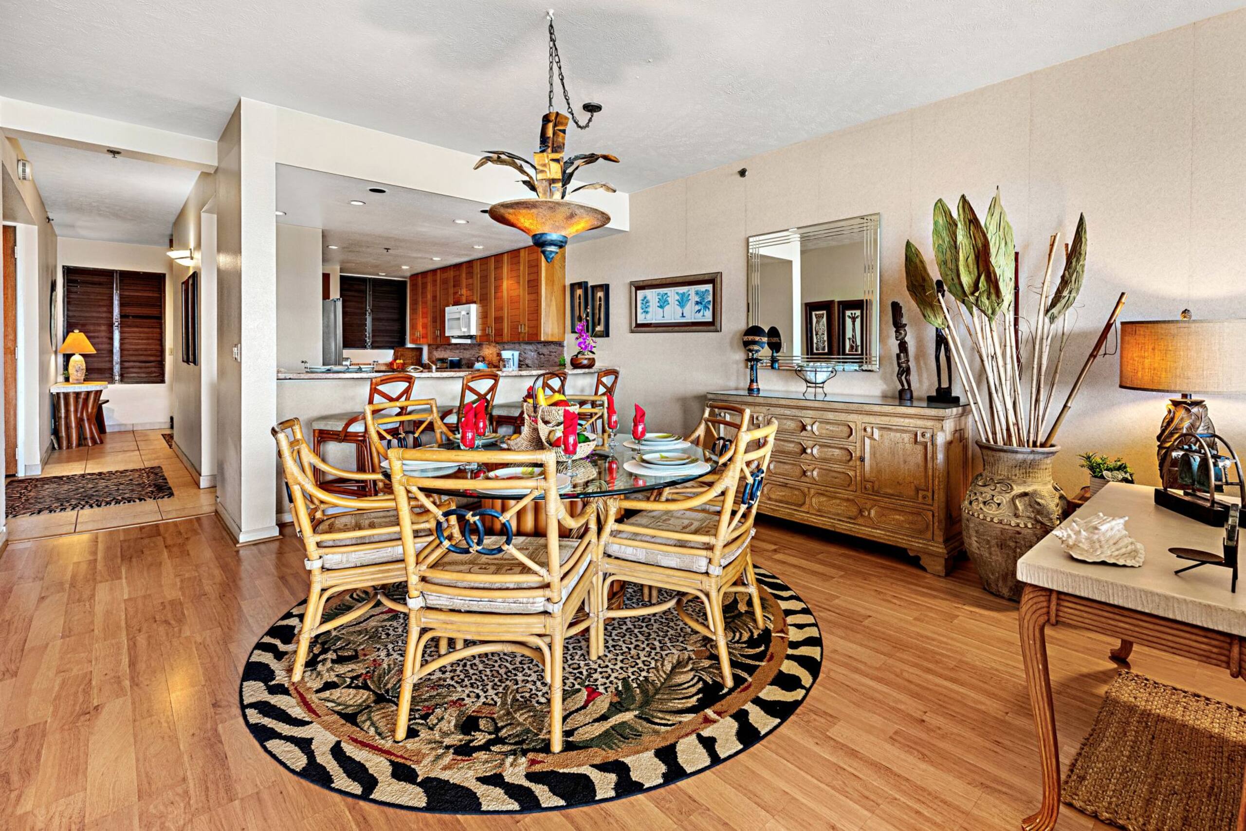 Condo in Lahaina · ★4.29 · 2 bedrooms · 2 beds · 2 baths - Image 11