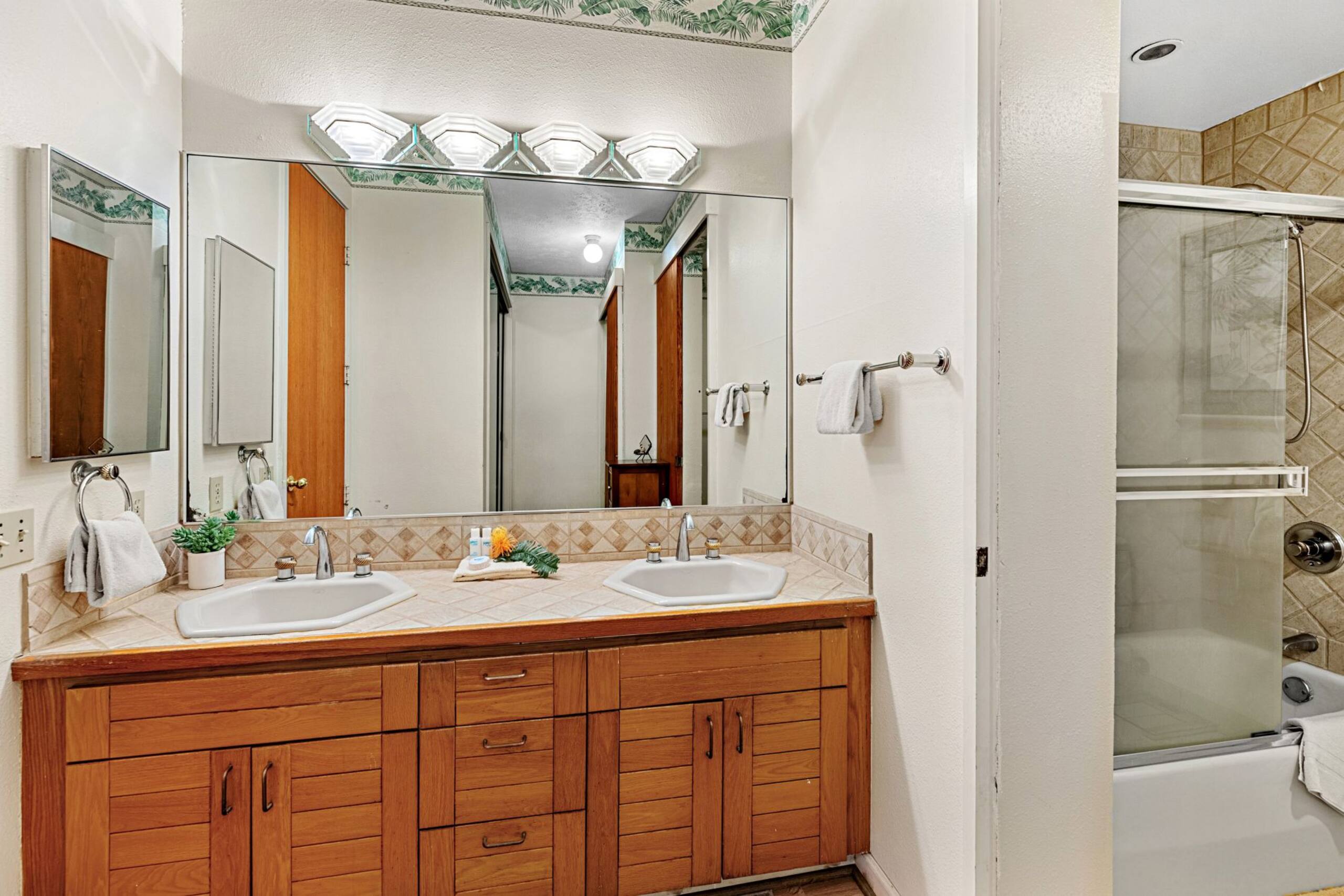 Condo in Lahaina · ★4.29 · 2 bedrooms · 2 beds · 2 baths - Image 26