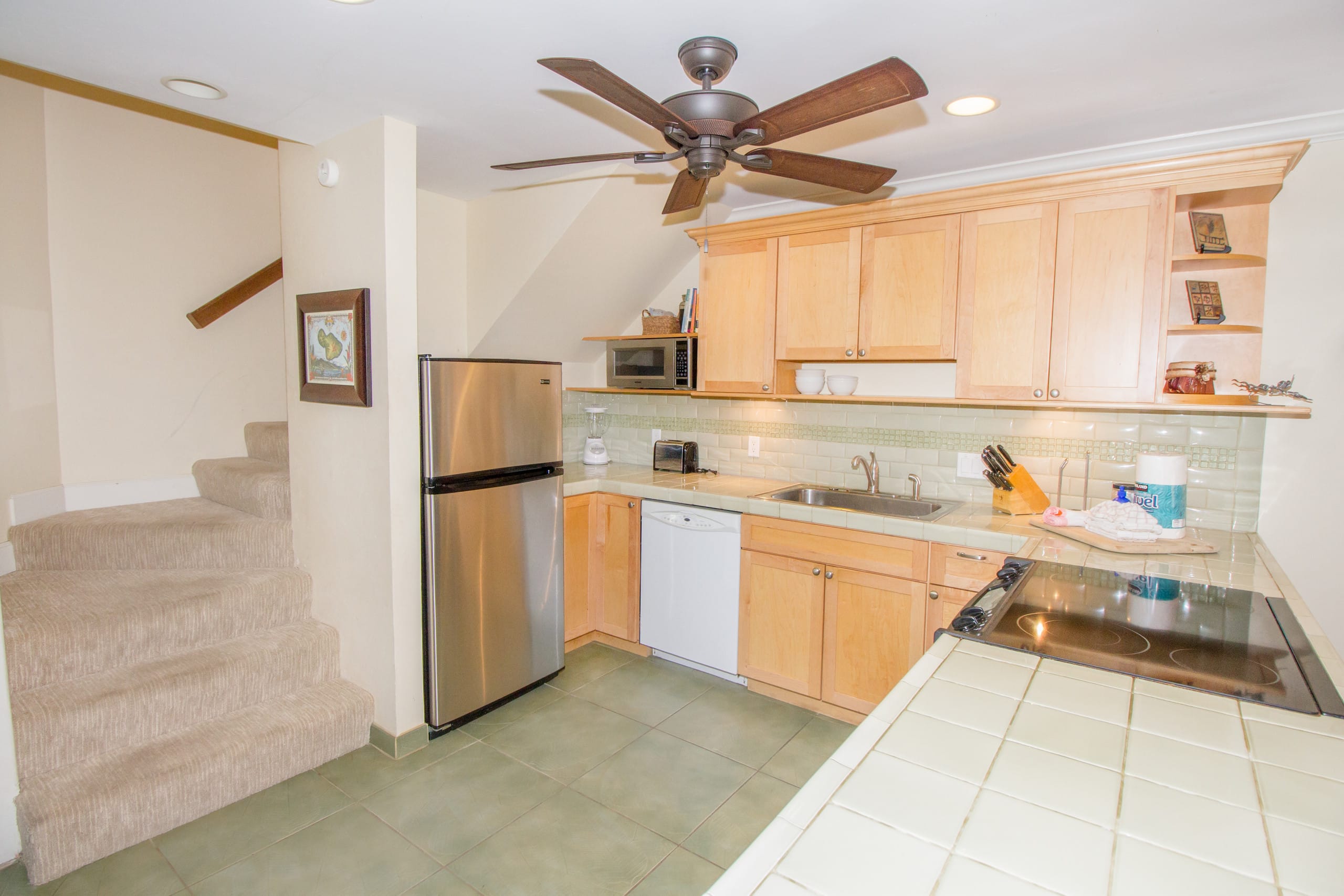 Condo in Lahaina · ★4.8 · 2 bedrooms · 3 beds · 2 private baths - Image 8