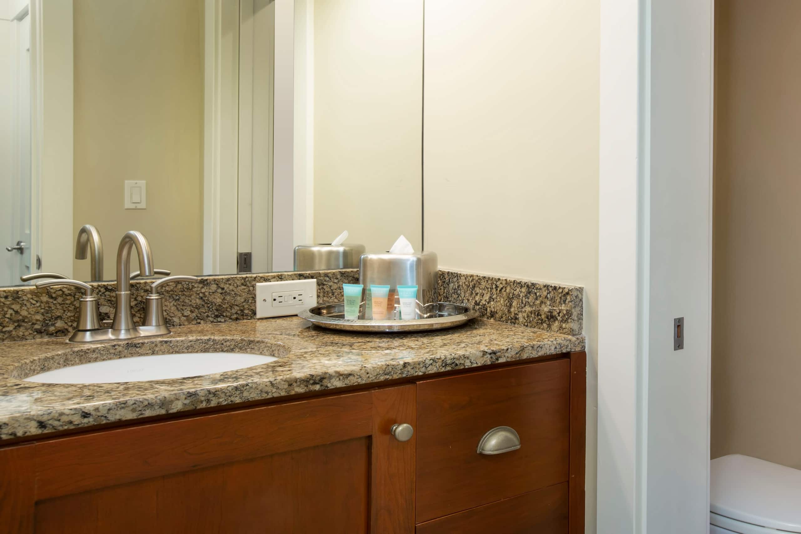 Condo in Lahaina · ★4.65 · 2 bedrooms · 3 beds · 2.5 baths - Image 12