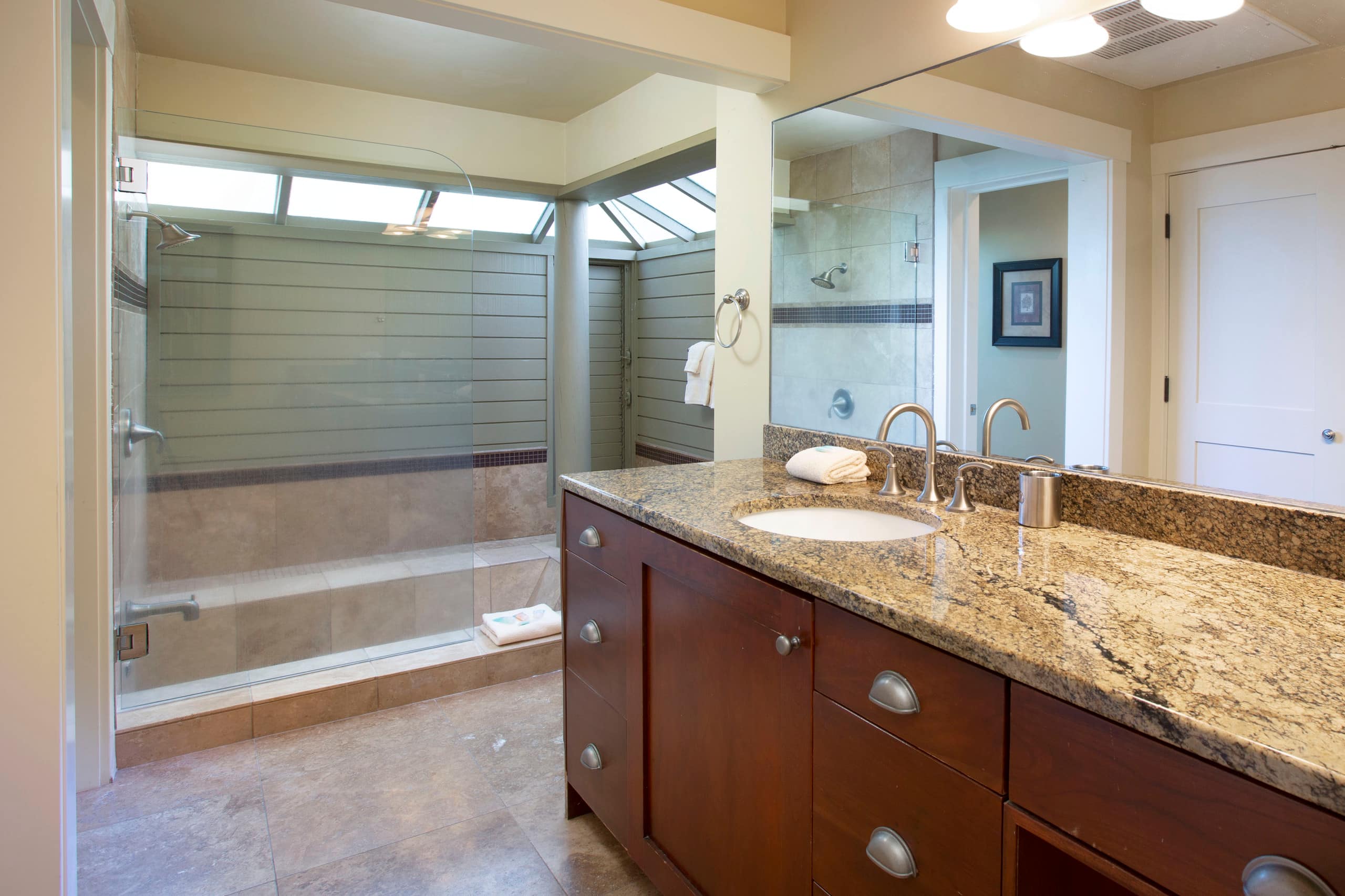 Condo in Lahaina · ★4.65 · 2 bedrooms · 3 beds · 2.5 baths - Image 14