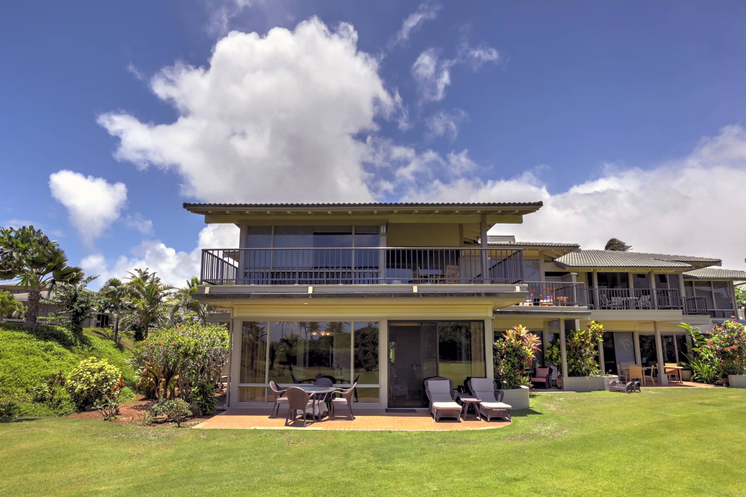 Condo in Lahaina · ★4.65 · 2 bedrooms · 3 beds · 2.5 baths - Image 2