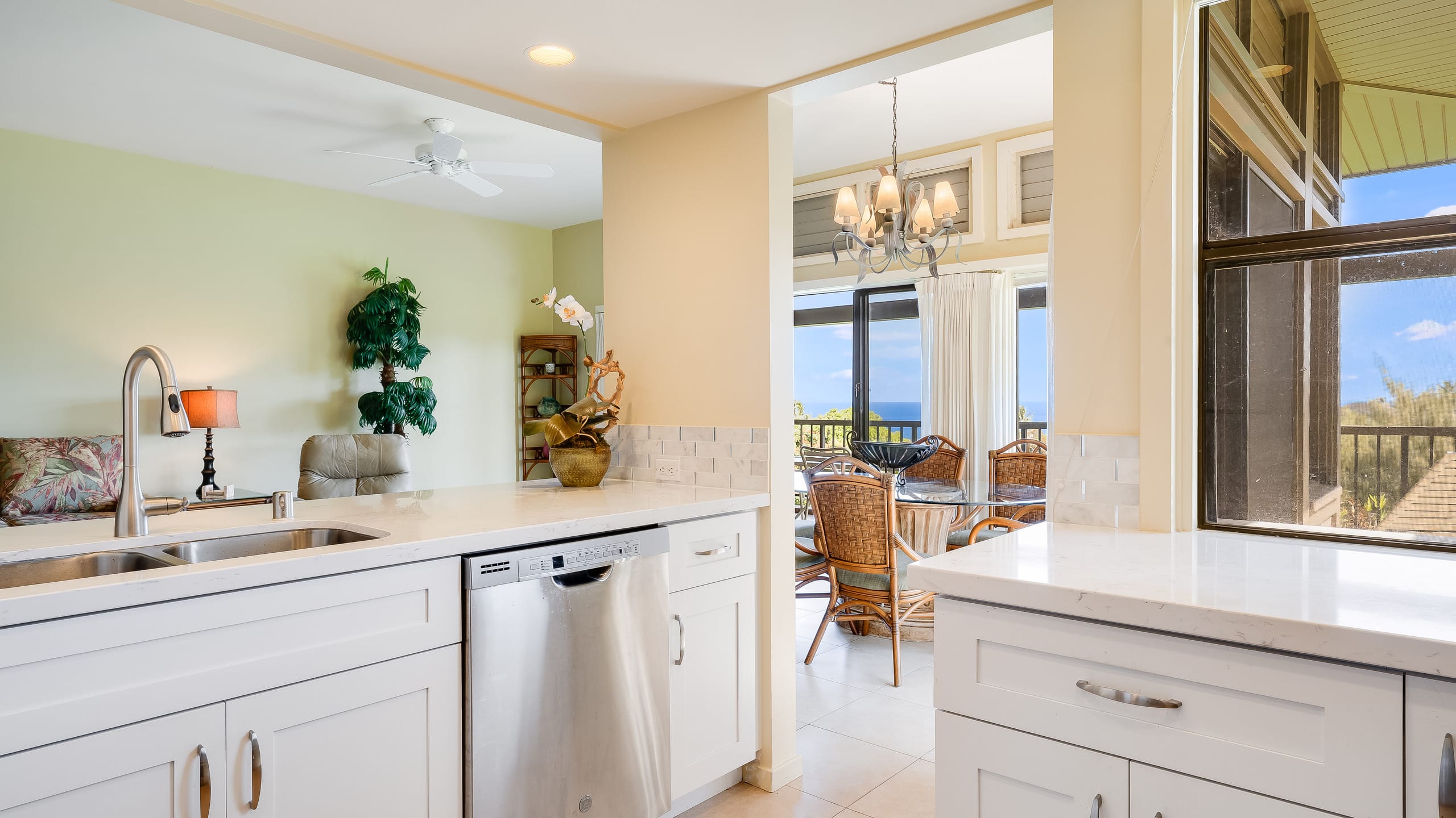 Condo in Lahaina · ★4.79 · 2 bedrooms · 3 beds · 3 private baths - Image 39