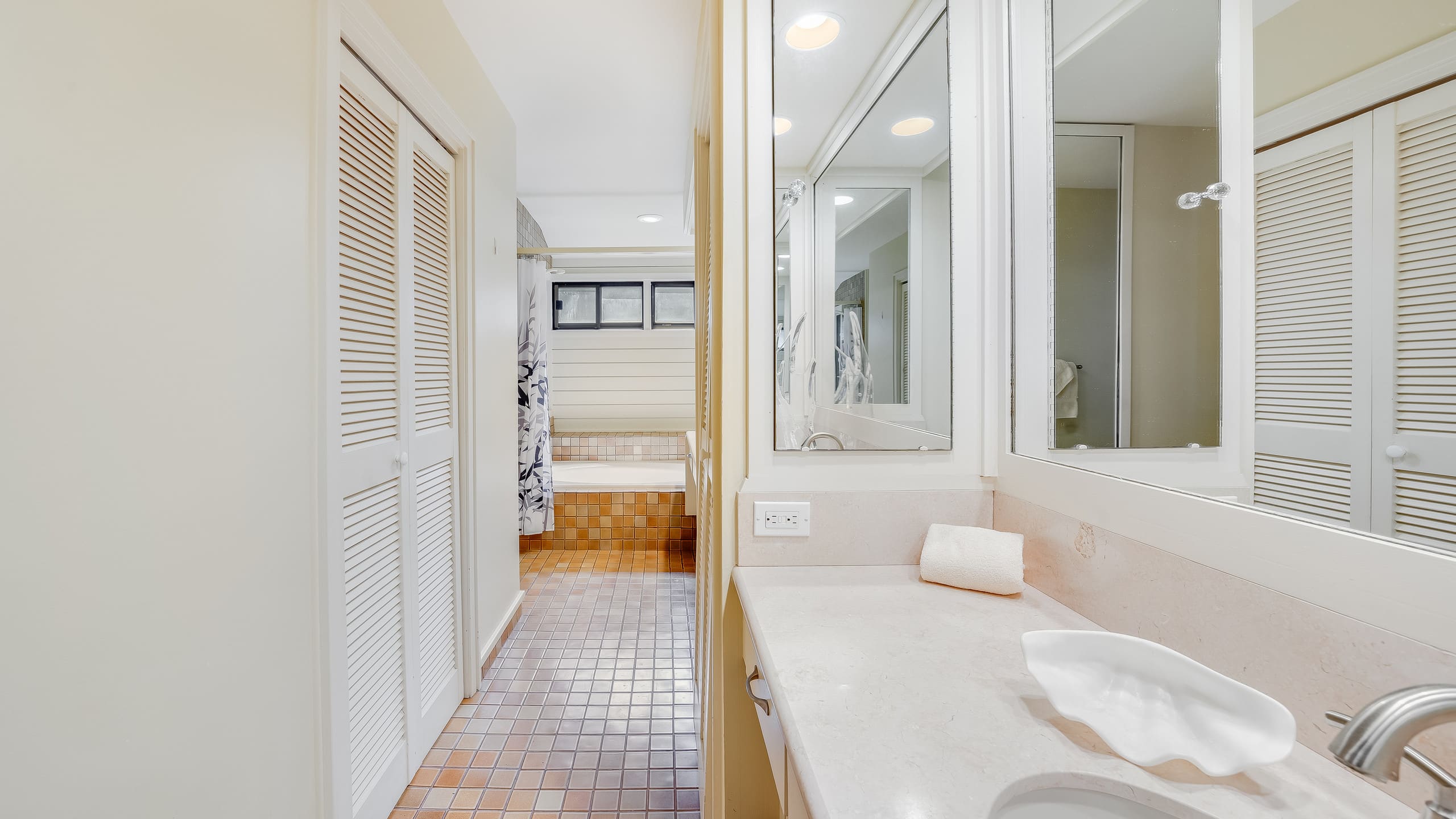 Condo in Lahaina · ★4.79 · 2 bedrooms · 3 beds · 3 private baths - Image 49