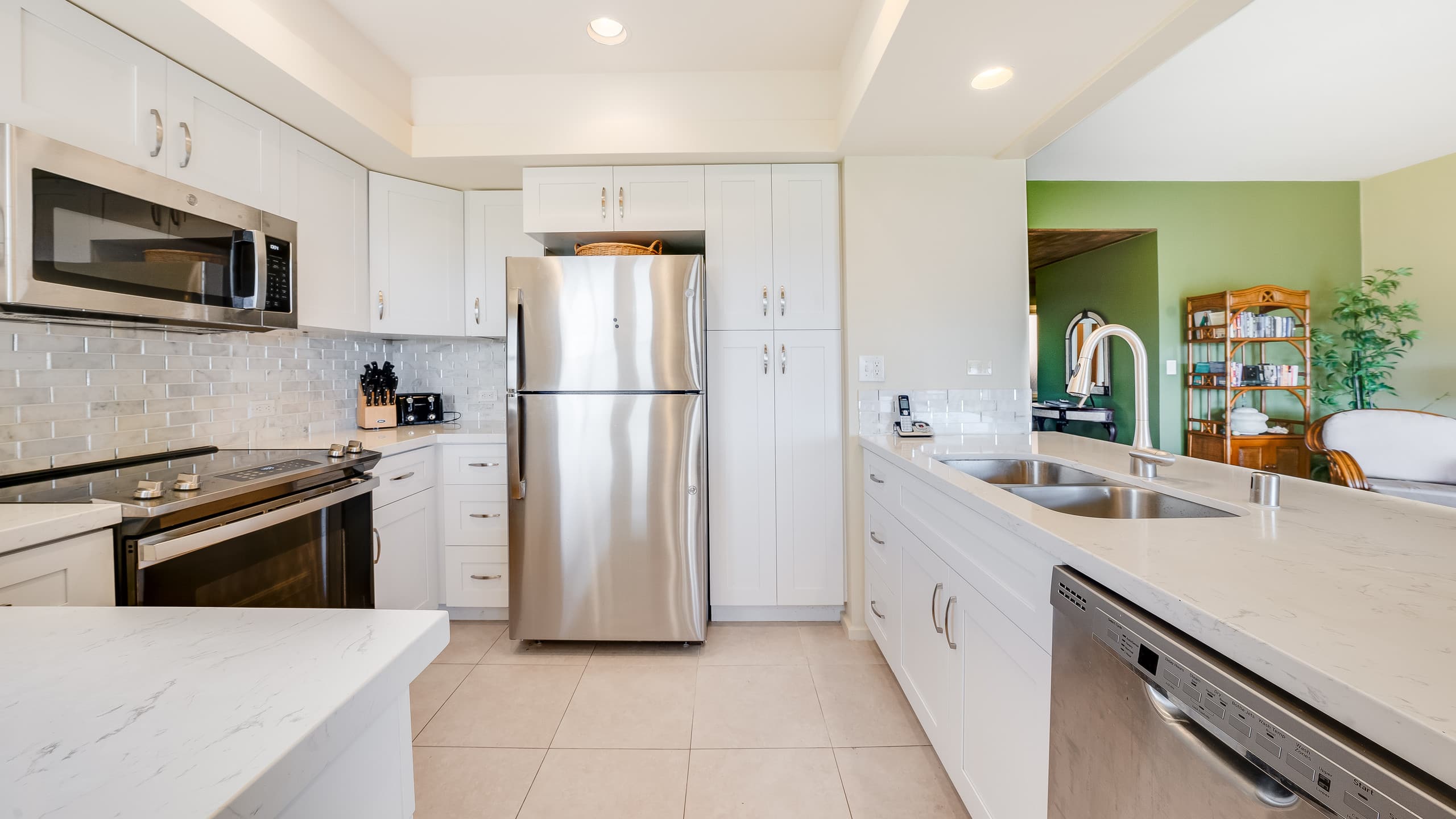 Condo in Lahaina · ★4.79 · 2 bedrooms · 3 beds · 3 private baths - Image 7