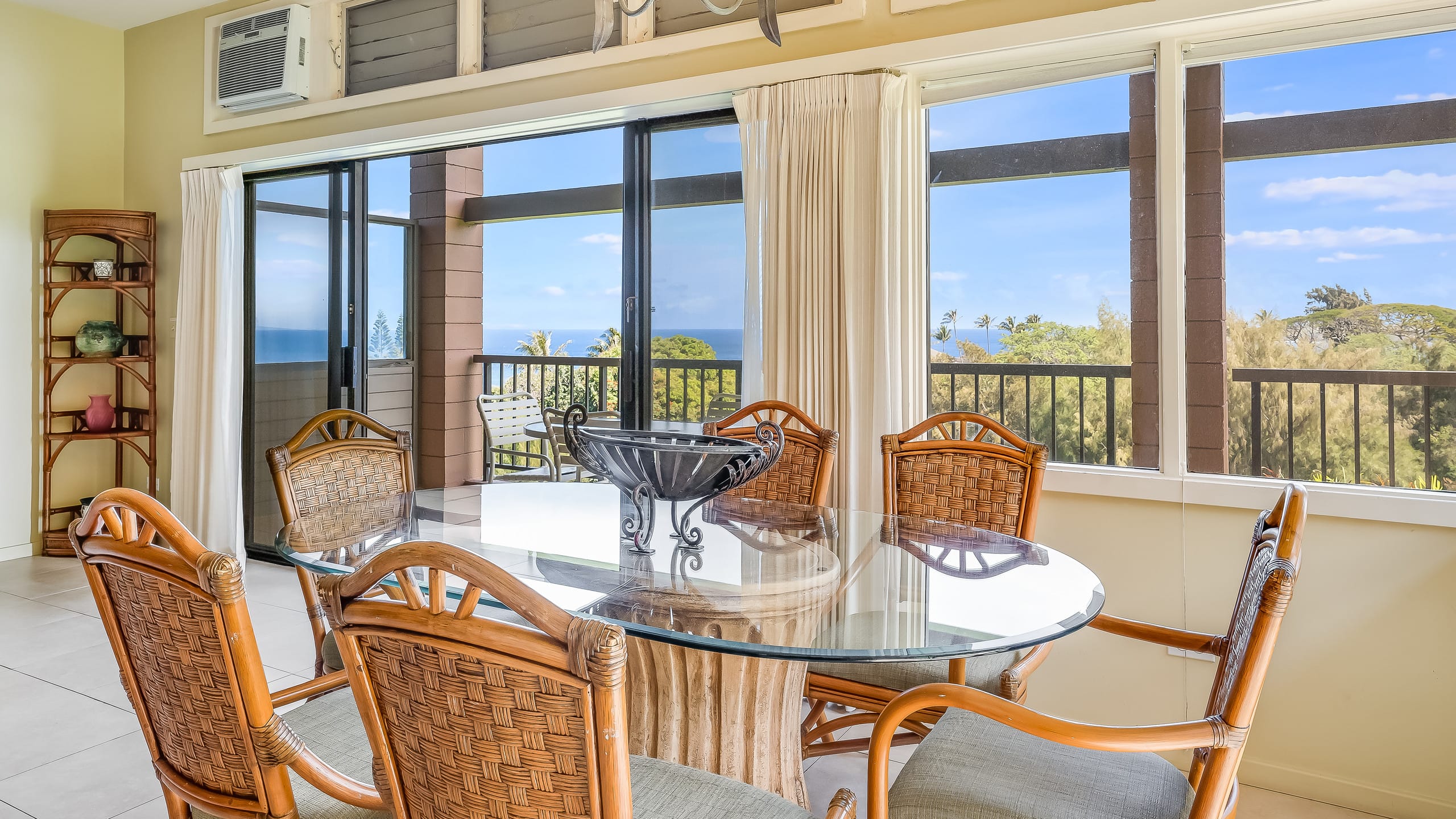 Condo in Lahaina · ★4.79 · 2 bedrooms · 3 beds · 3 private baths - Image 5