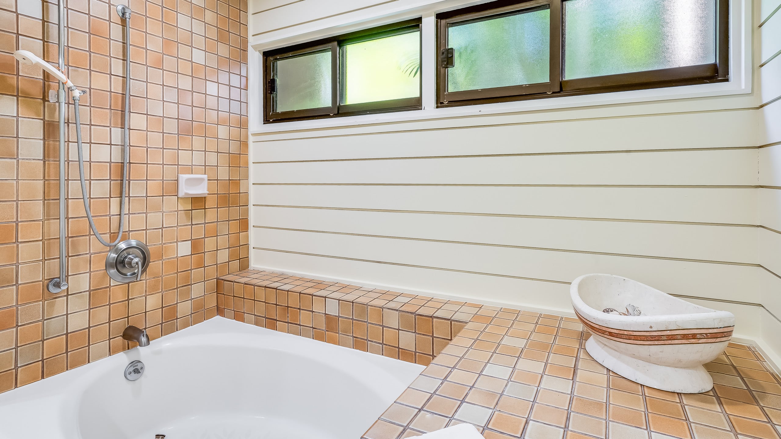 Condo in Lahaina · ★4.79 · 2 bedrooms · 3 beds · 3 private baths - Image 46