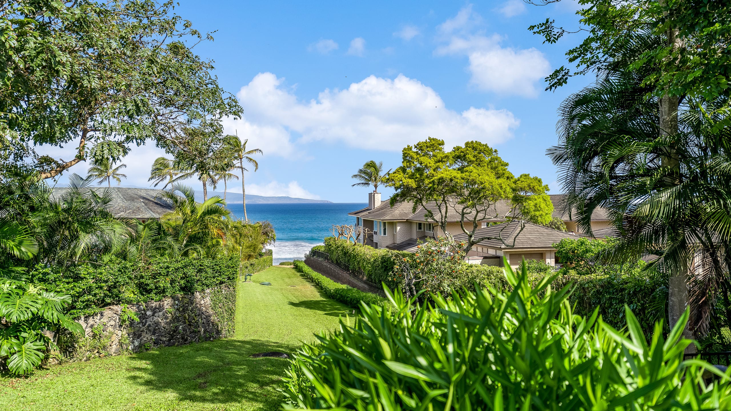Condo in Lahaina · ★4.79 · 2 bedrooms · 3 beds · 3 private baths - Image 38