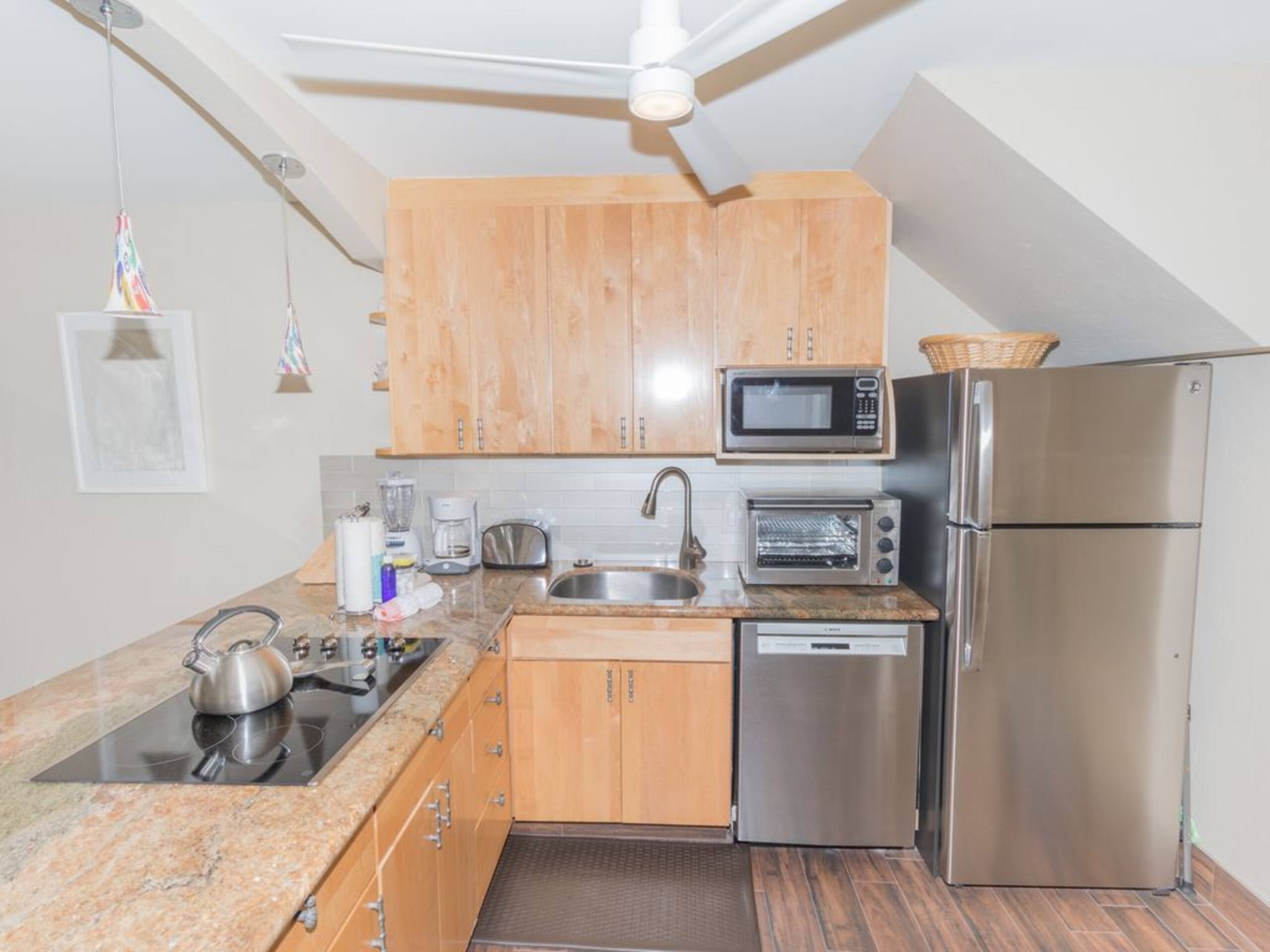 Condo in Lahaina · ★4.0 · 2 bedrooms · 4 beds · 2 baths - Image 4