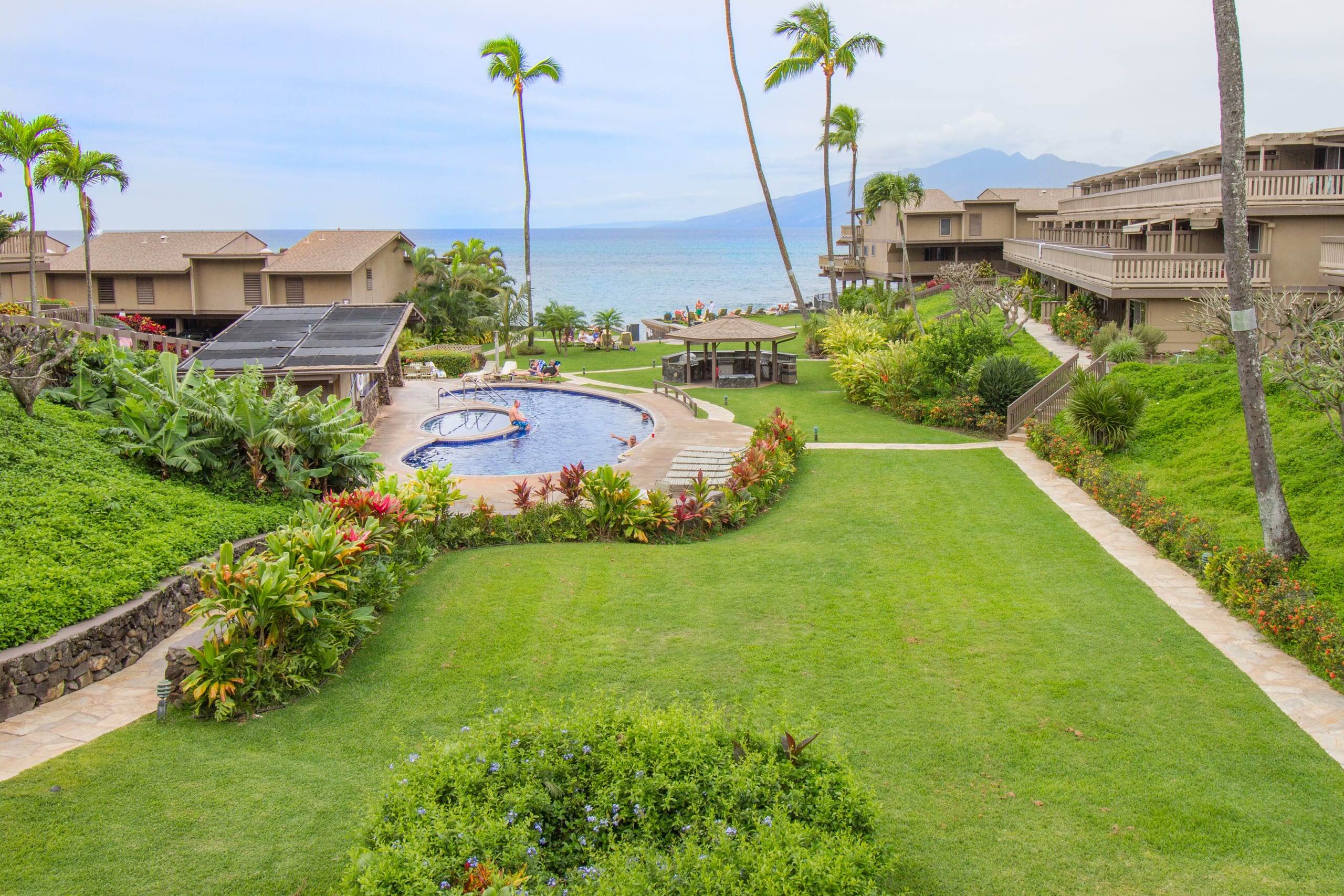 Condo in Lahaina · ★4.0 · 2 bedrooms · 4 beds · 2 baths - Image 1