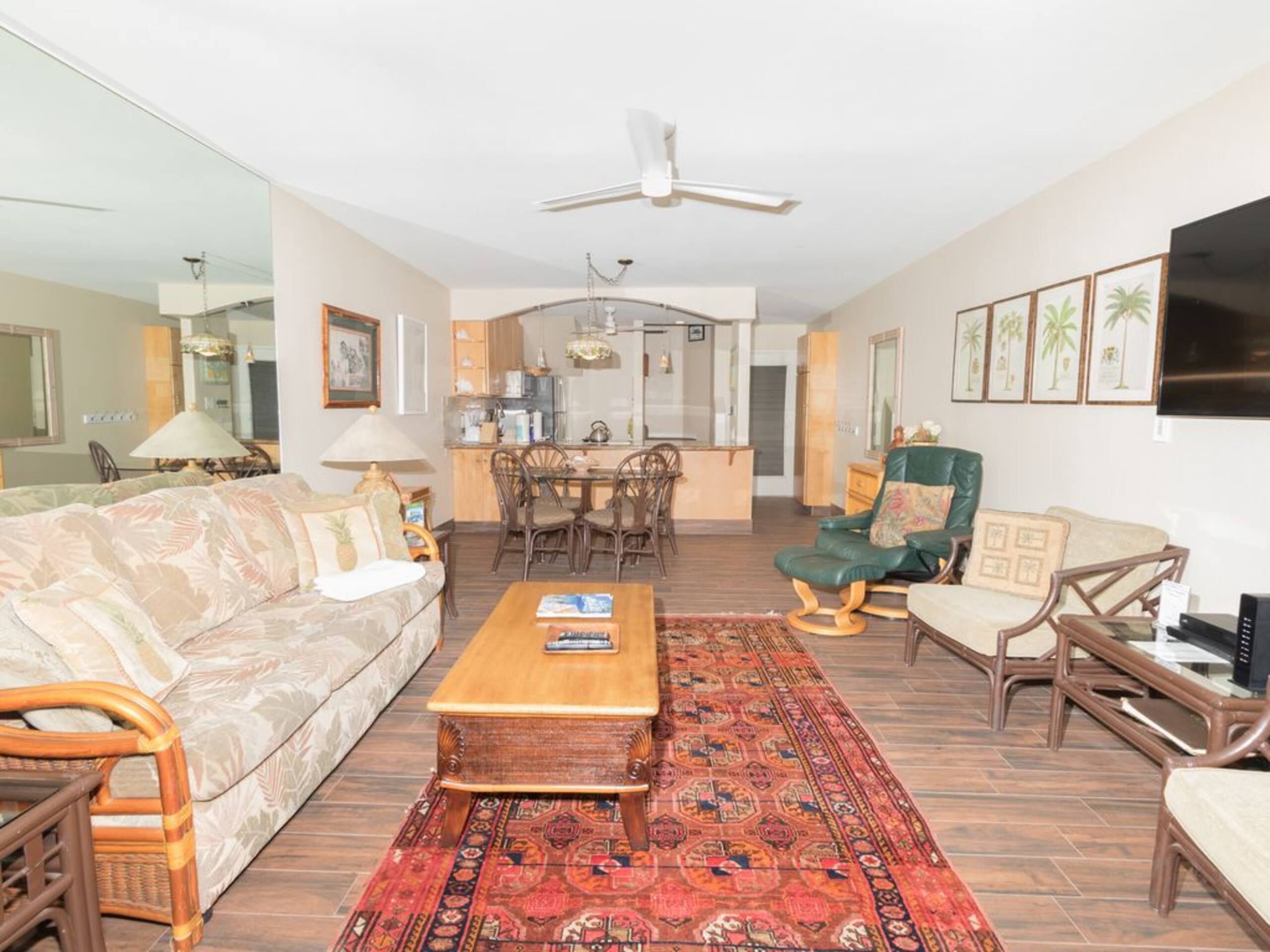 Condo in Lahaina · ★4.0 · 2 bedrooms · 4 beds · 2 baths - Image 13