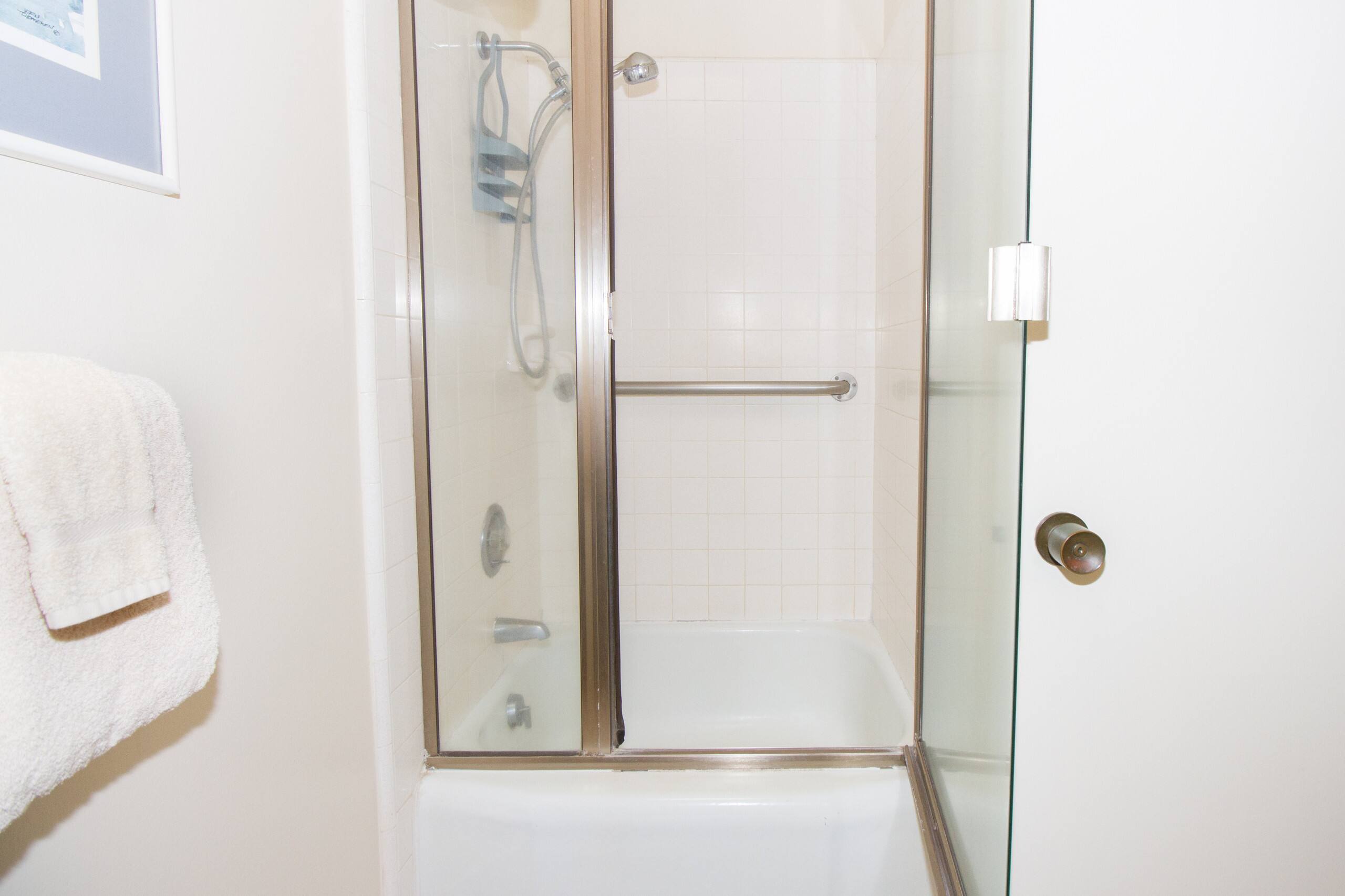 Condo in Lahaina · ★4.0 · 2 bedrooms · 4 beds · 2 baths - Image 17