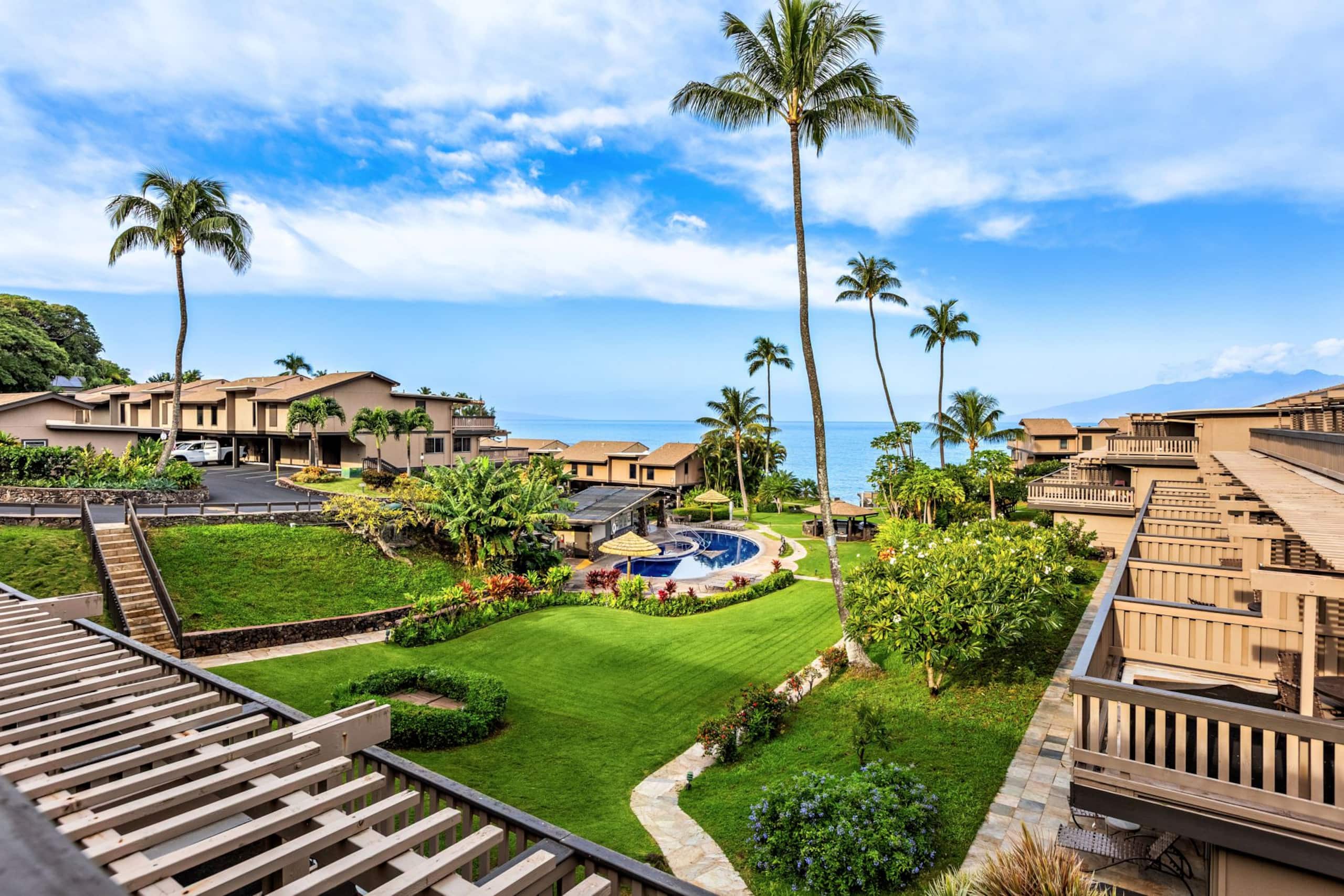 Condo in Lahaina · ★4.11 · 2 bedrooms · 4 beds · 2.5 baths - Image 37