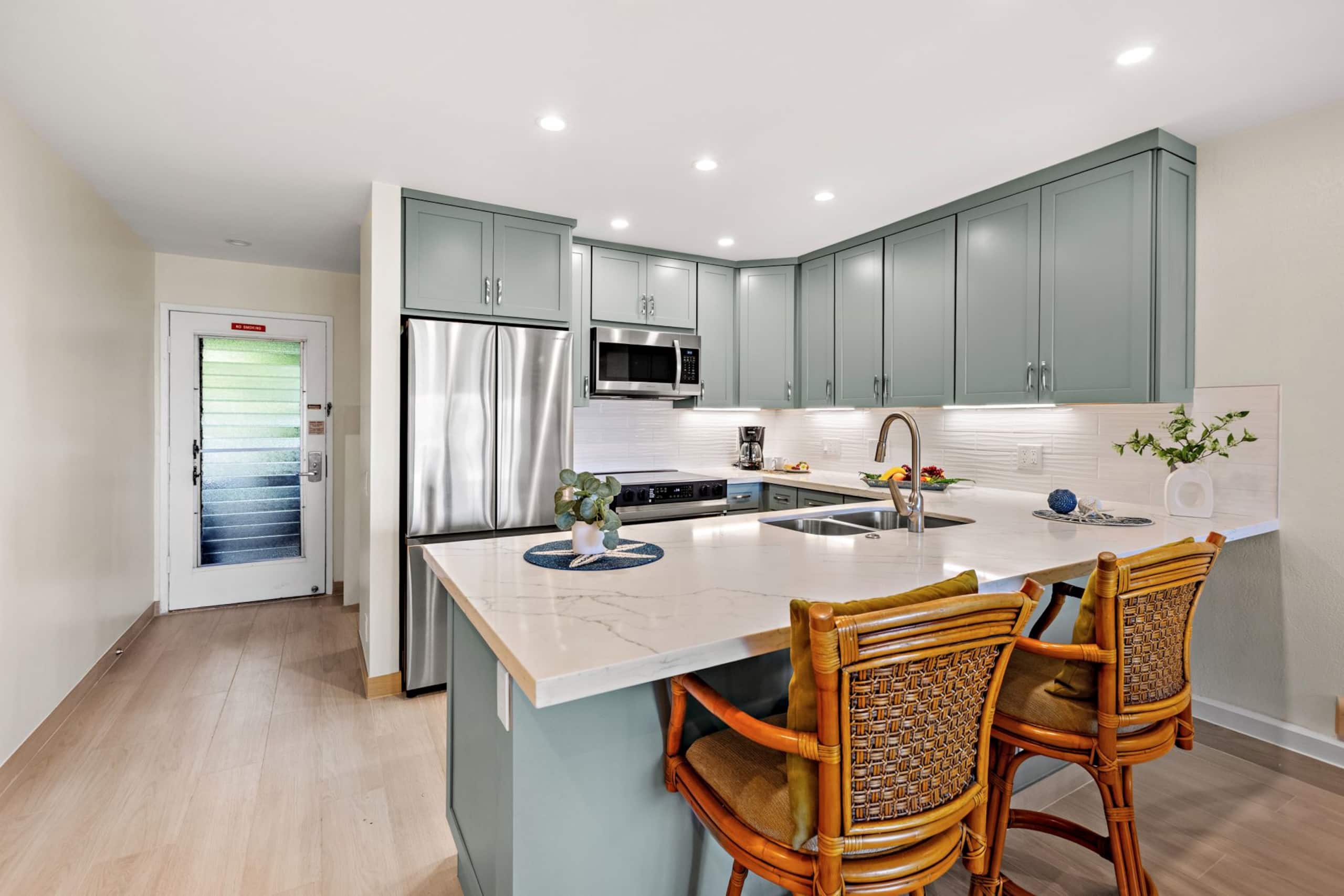Condo in Lahaina · ★4.11 · 2 bedrooms · 4 beds · 2.5 baths - Image 13