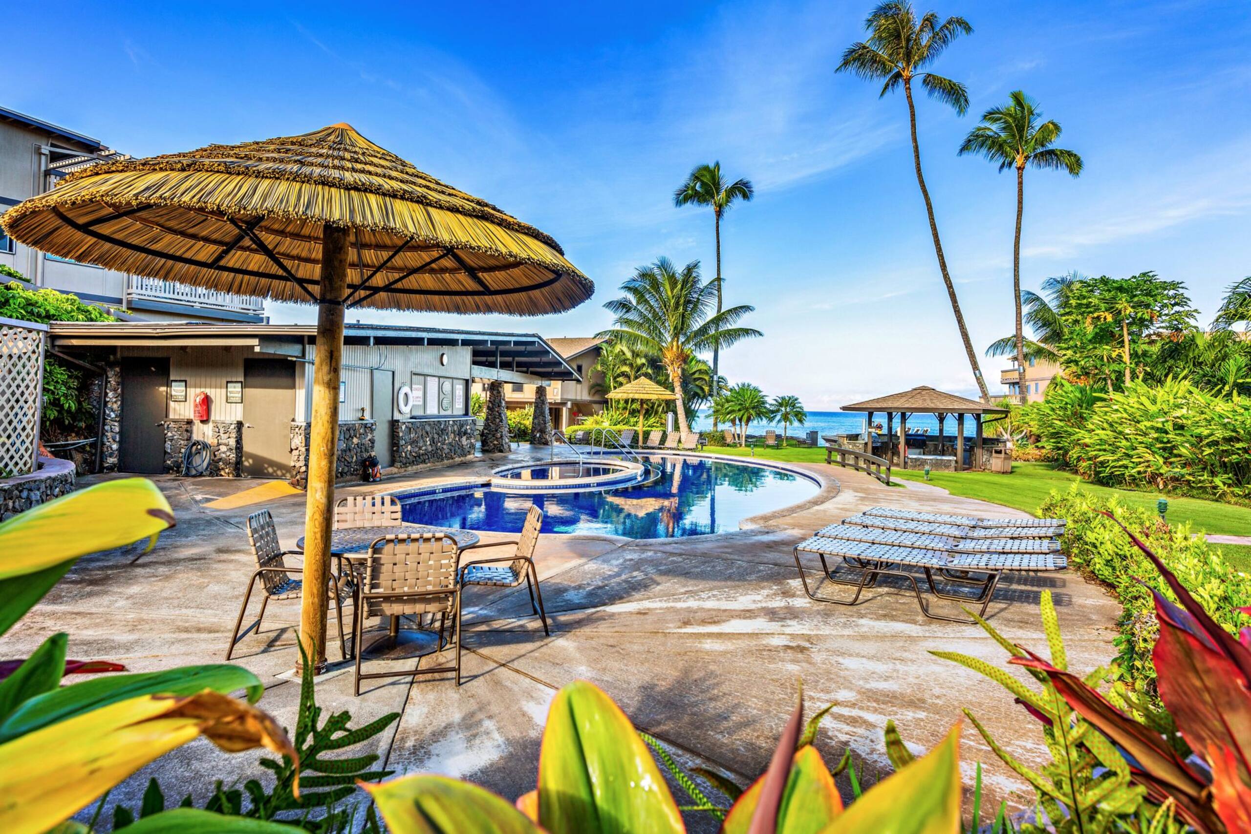 Condo in Lahaina · ★4.11 · 2 bedrooms · 4 beds · 2.5 baths - Image 44