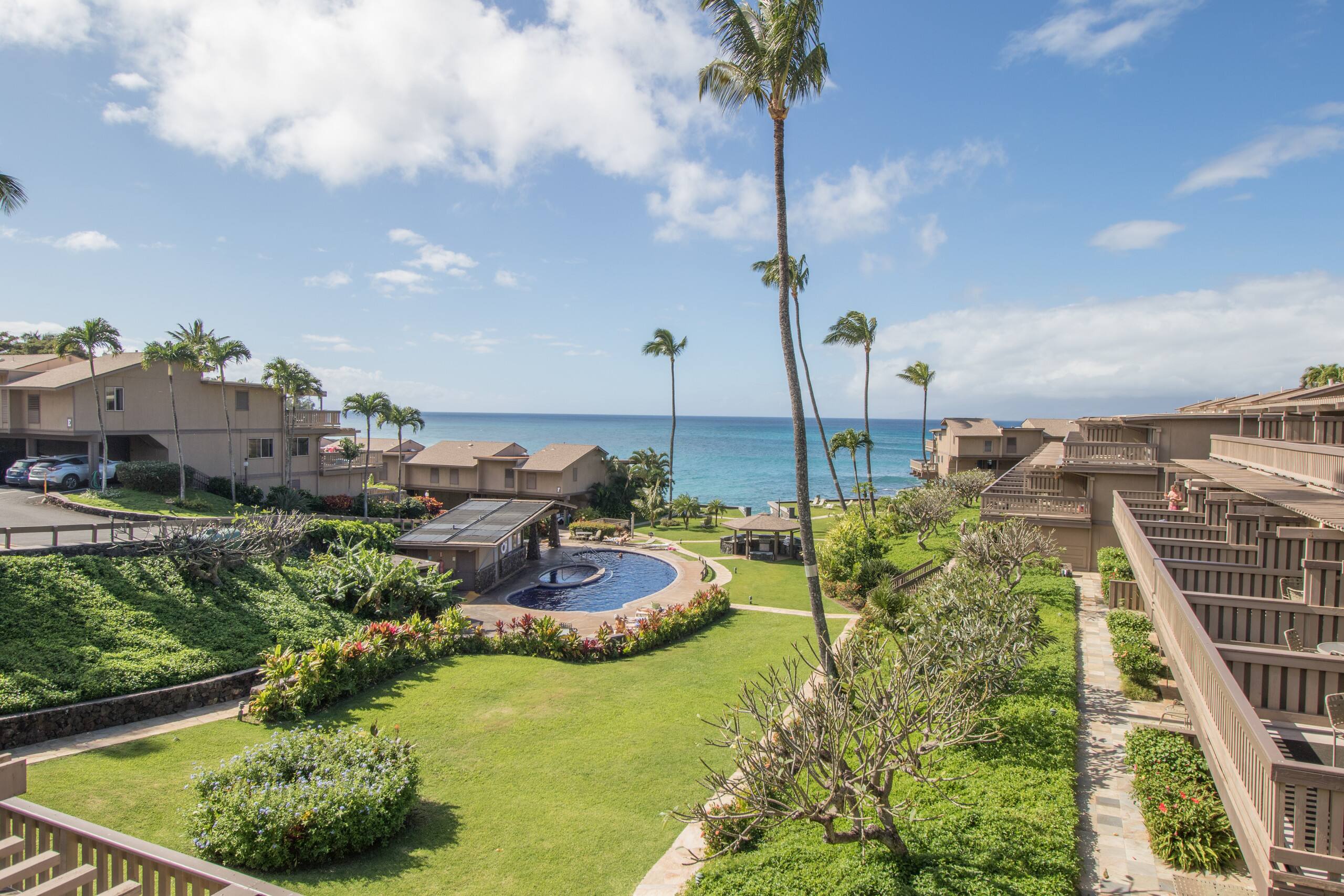 Condo in Lahaina · ★4.11 · 2 bedrooms · 4 beds · 2.5 baths - Image 38