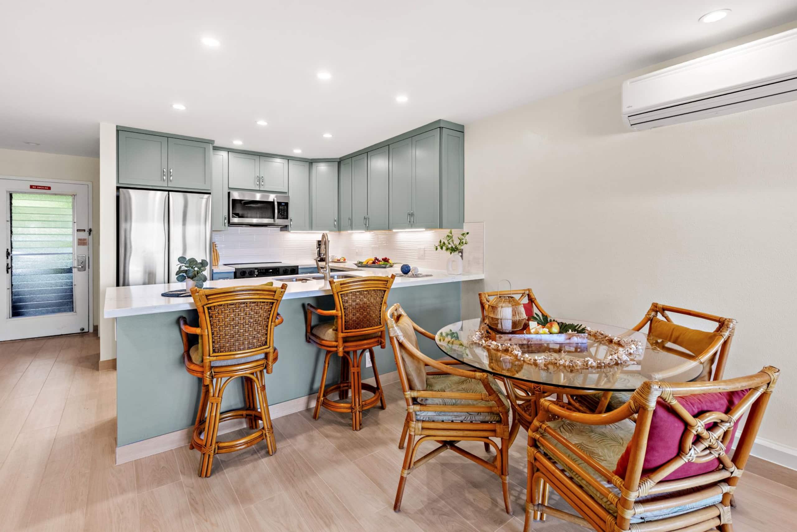 Condo in Lahaina · ★4.11 · 2 bedrooms · 4 beds · 2.5 baths - Image 9