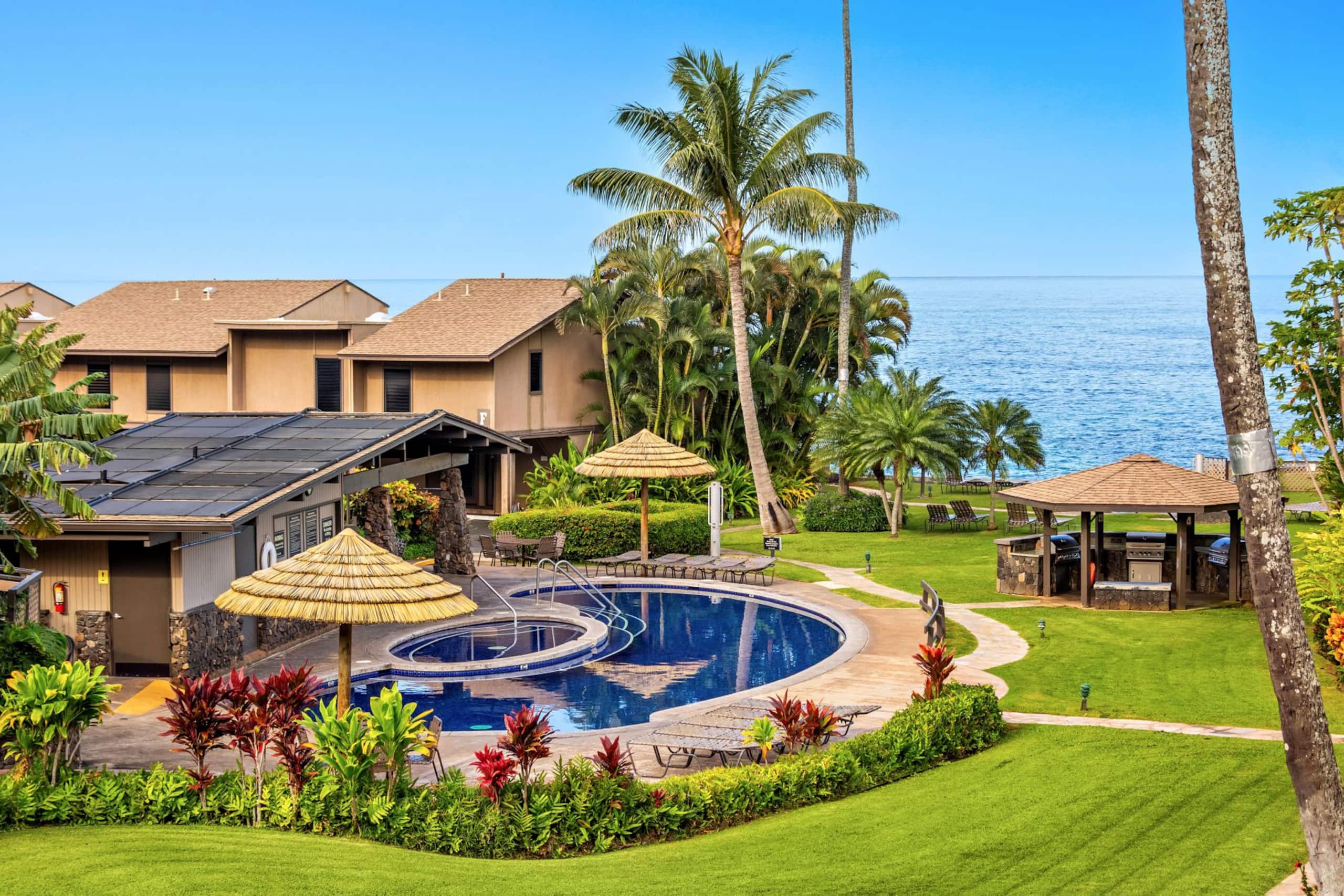 Condo in Lahaina · ★4.11 · 2 bedrooms · 4 beds · 2.5 baths - Image 2