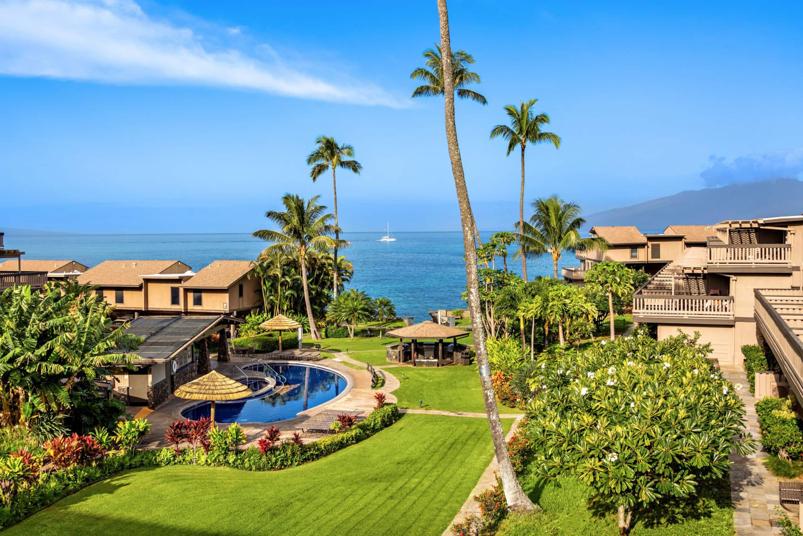 Condo in Lahaina · ★4.11 · 2 bedrooms · 4 beds · 2.5 baths - Image 1