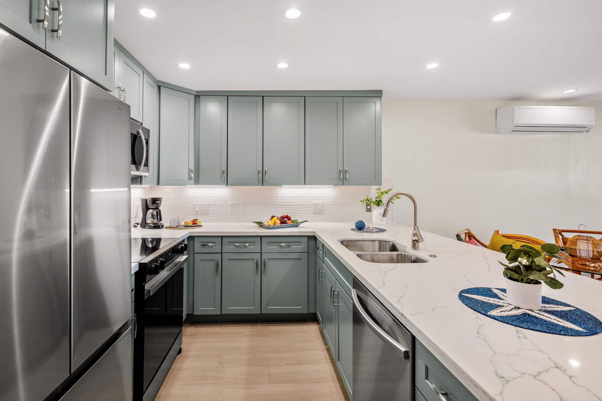 Condo in Lahaina · ★4.11 · 2 bedrooms · 4 beds · 2.5 baths - Image 16