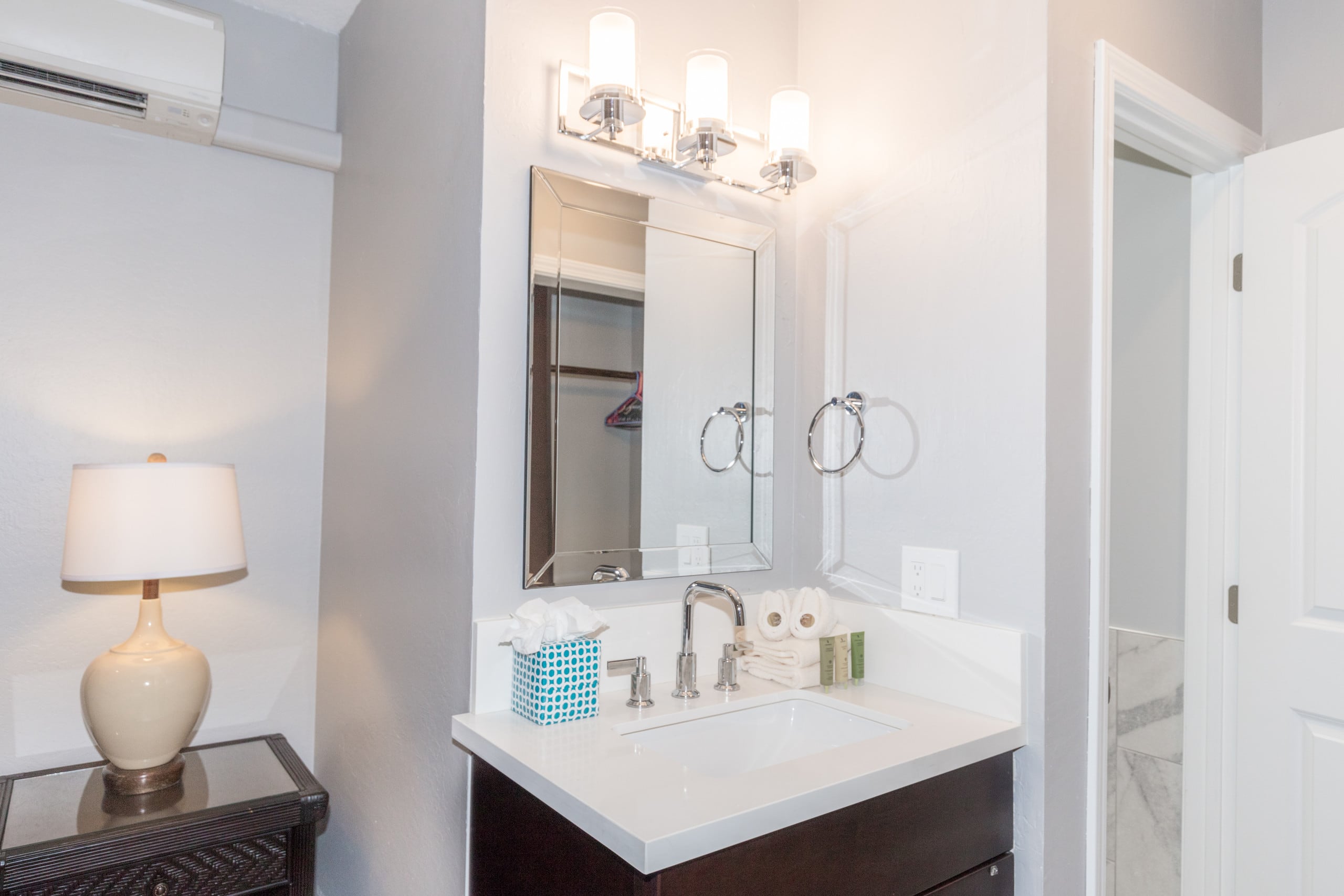 Condo in Lahaina · ★4.67 · 2 bedrooms · 4 beds · 2.5 baths - Image 21
