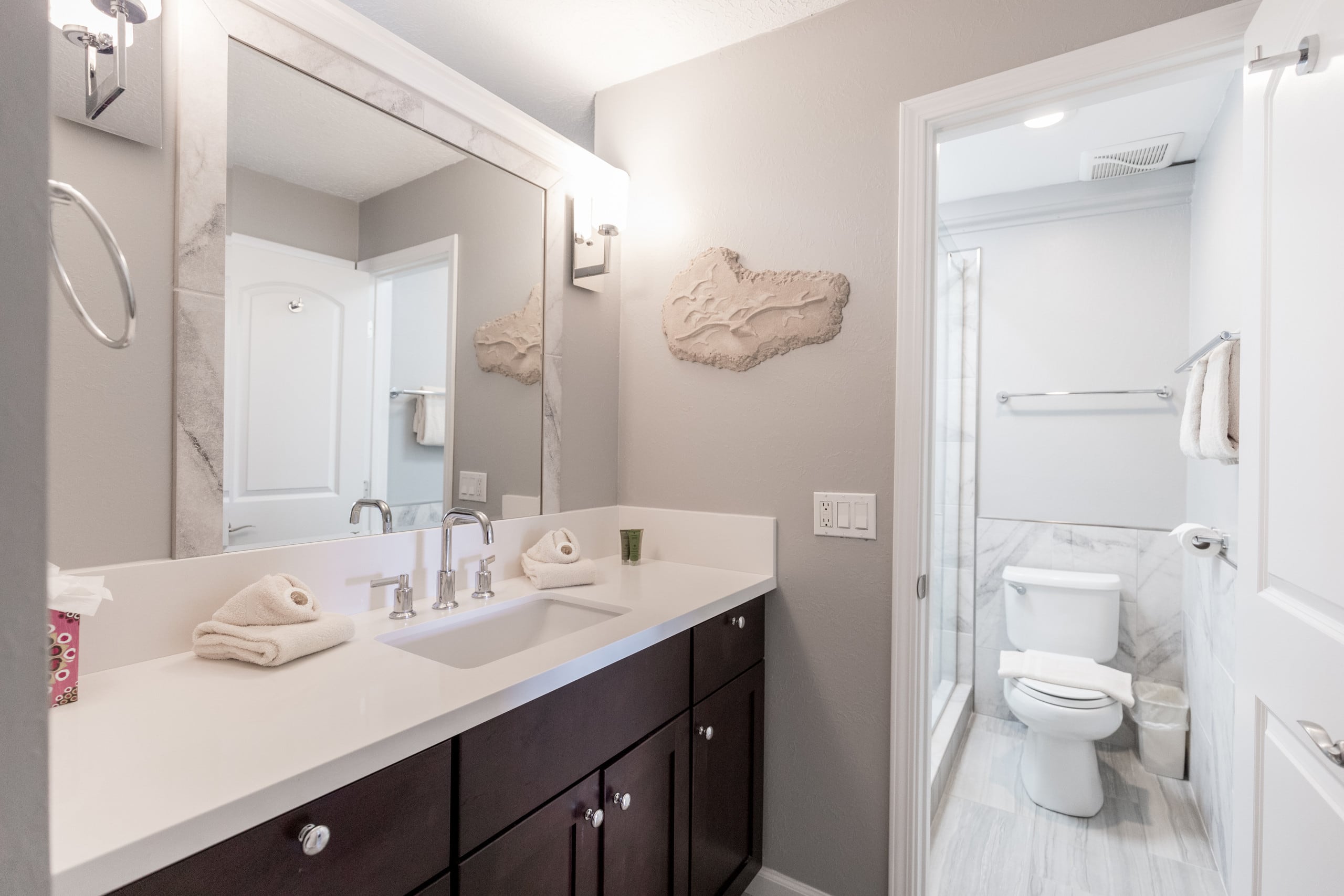 Condo in Lahaina · ★4.67 · 2 bedrooms · 4 beds · 2.5 baths - Image 11