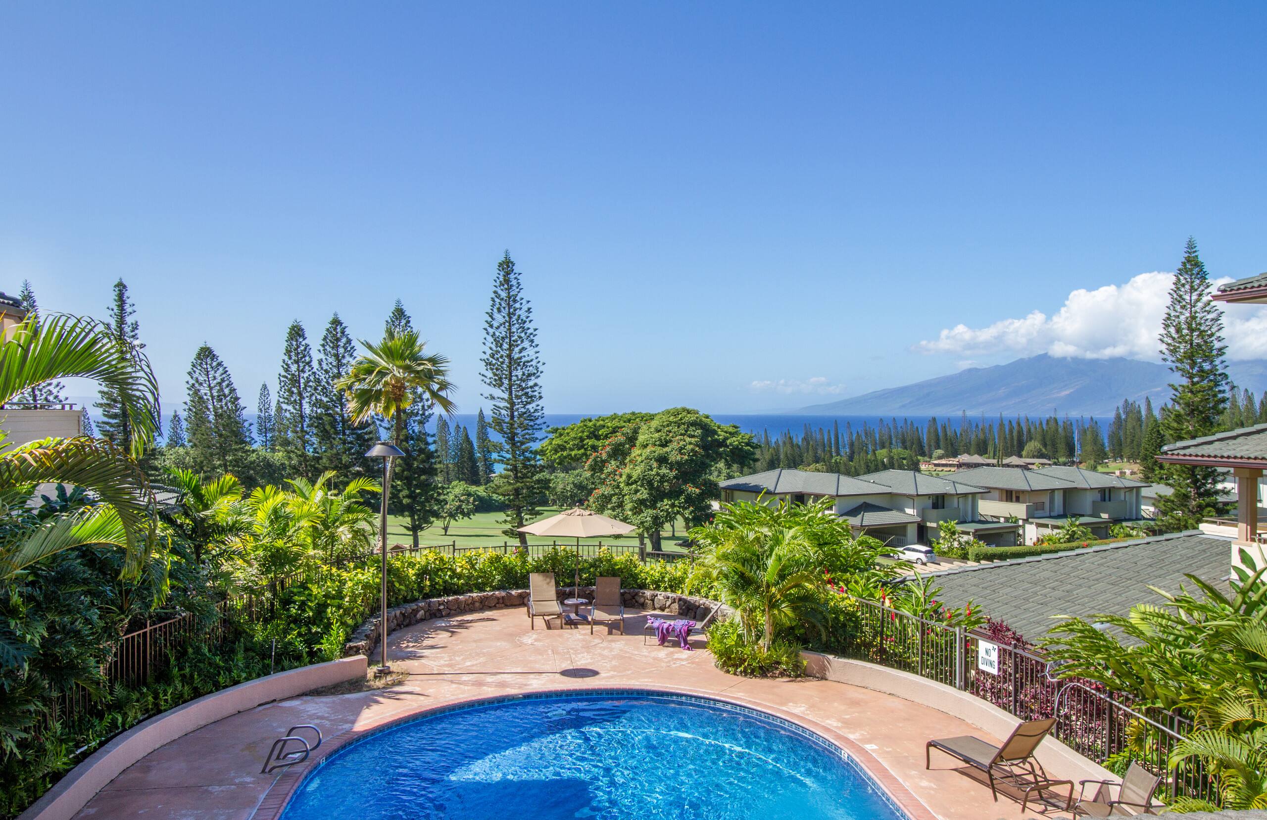 Condo in Lahaina · ★4.3 · 1 bedroom · 2 beds · 2 private baths - Image 21