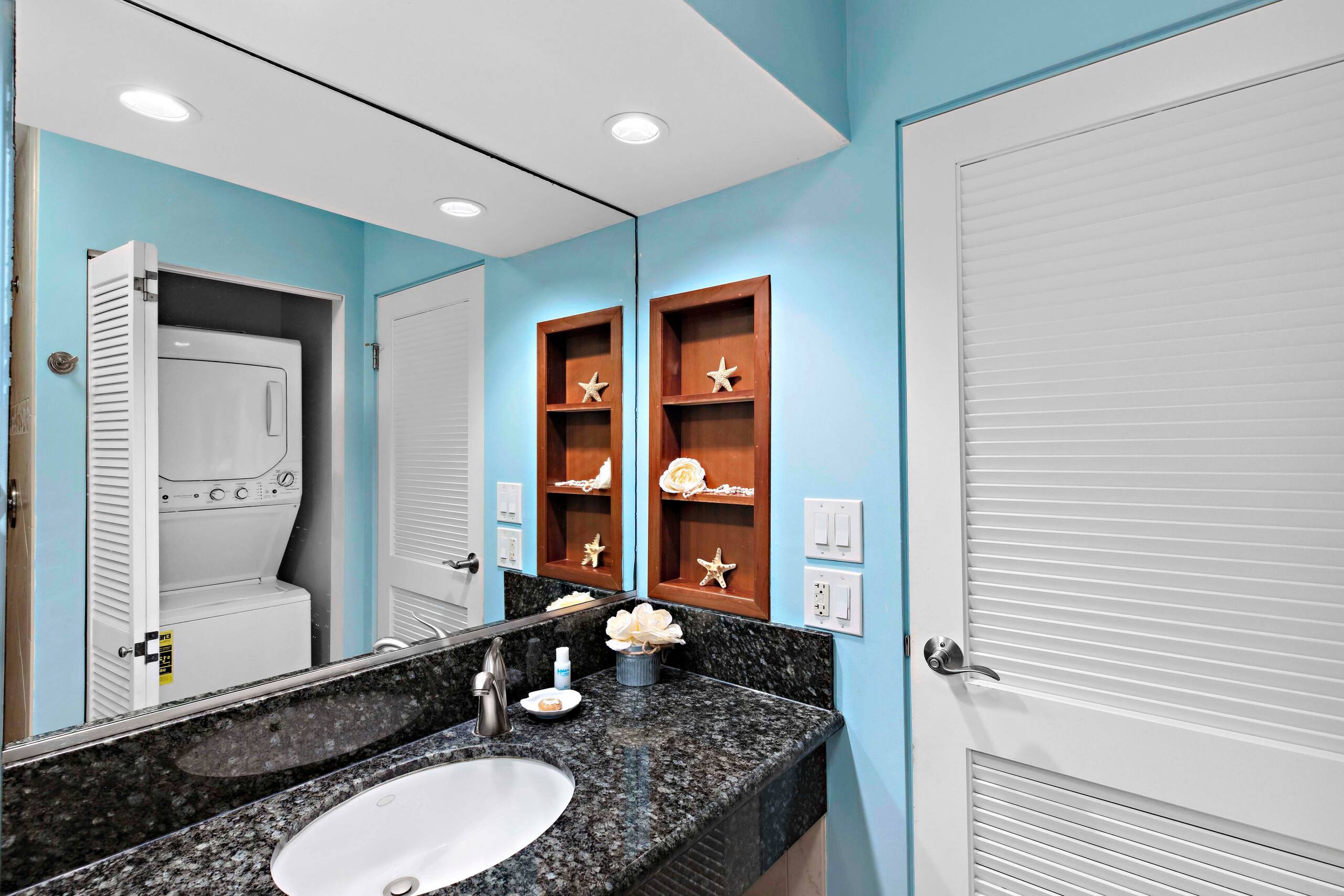 Condo in Lahaina · ★4.3 · 1 bedroom · 2 beds · 2 private baths - Image 23