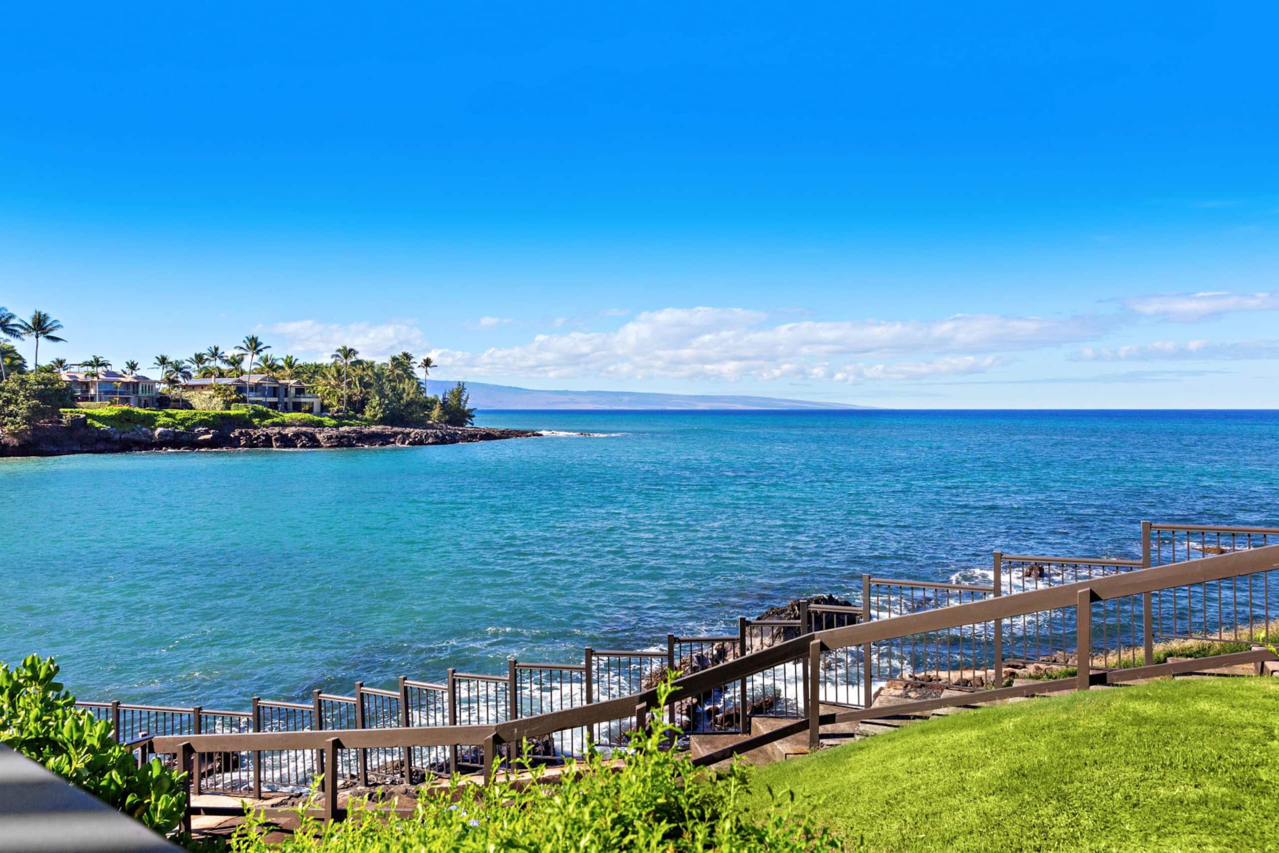 Condo in Lahaina · ★4.43 · 2 bedrooms · 4 beds · 2.5 baths - Image 30