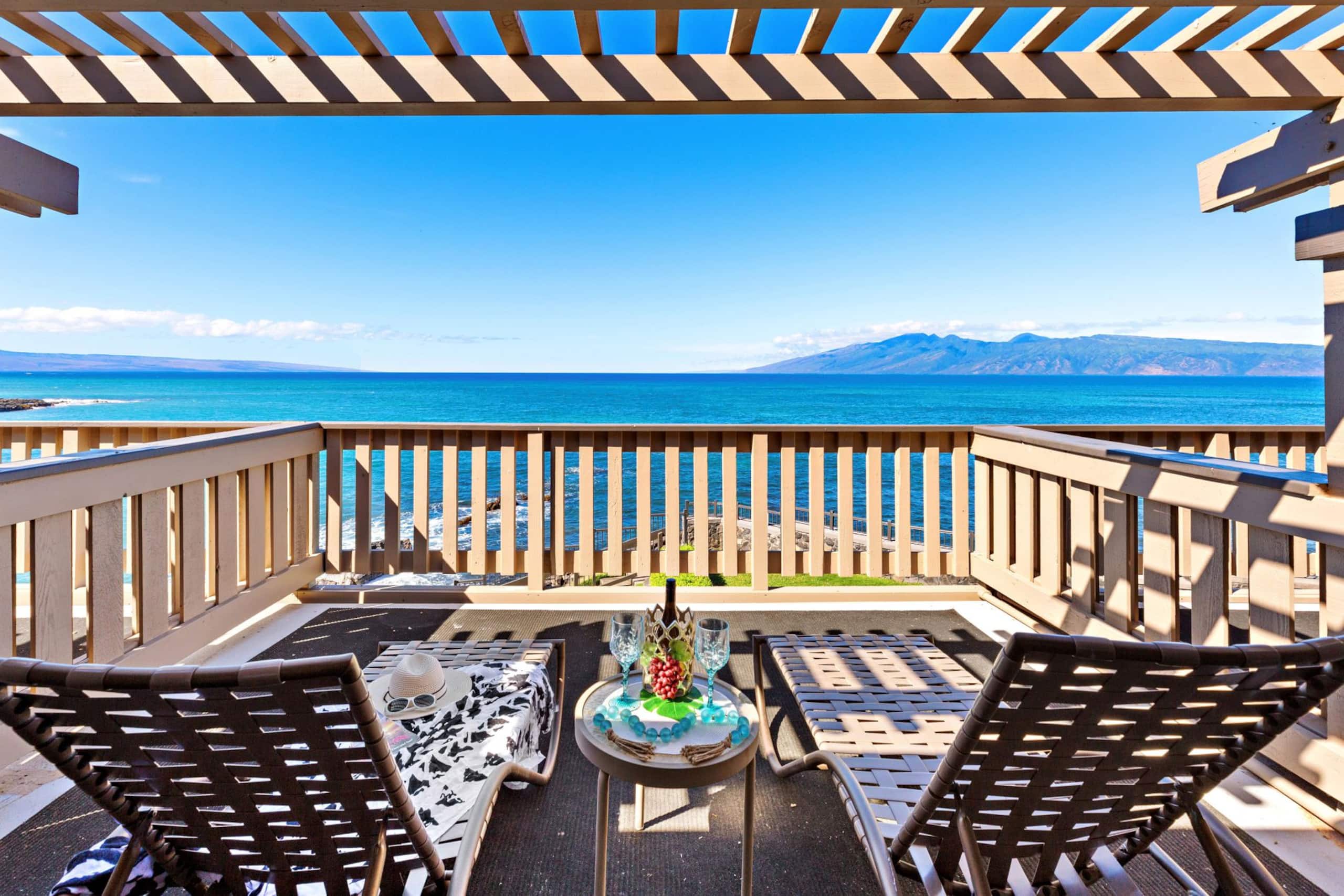 Condo in Lahaina · ★4.43 · 2 bedrooms · 4 beds · 2.5 baths - Image 26