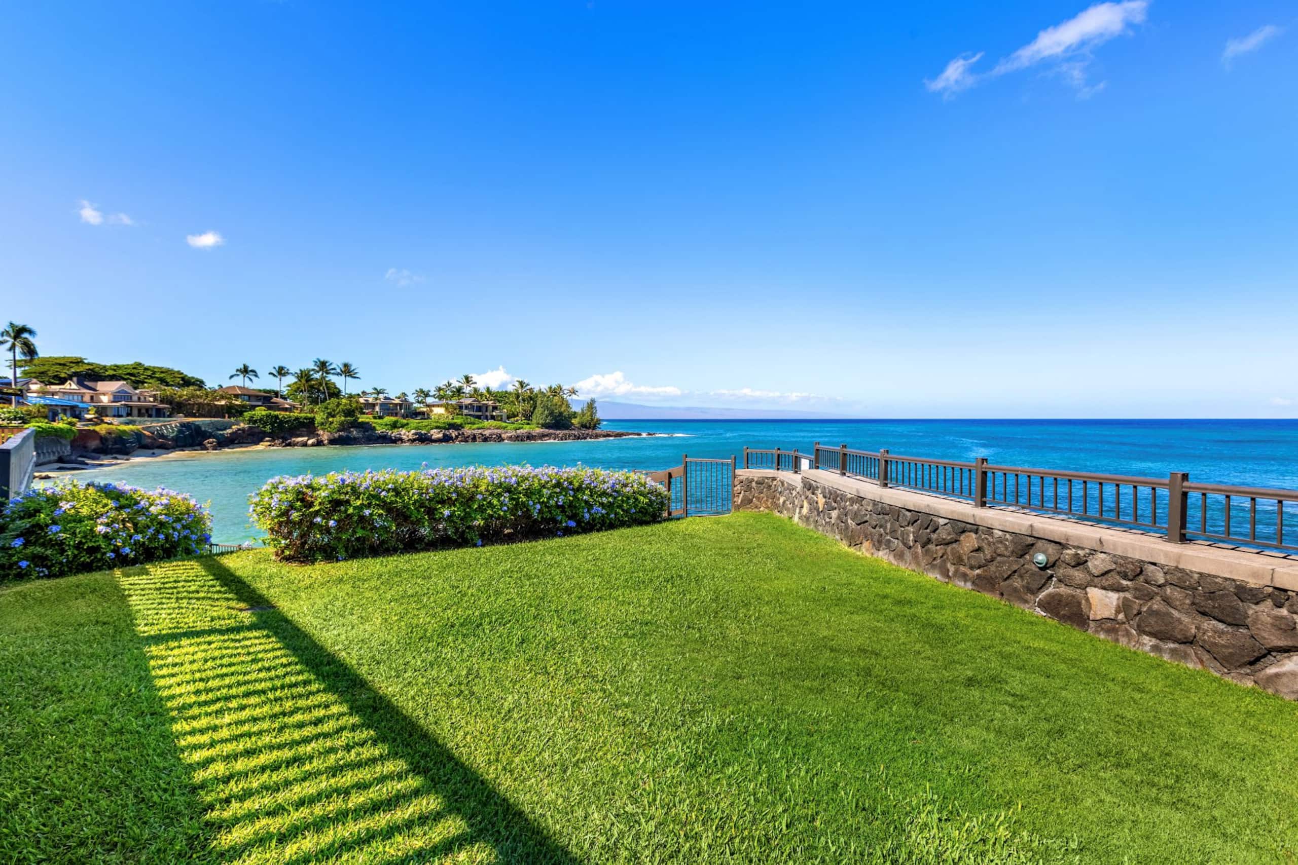 Condo in Lahaina · ★4.43 · 2 bedrooms · 4 beds · 2.5 baths - Image 53