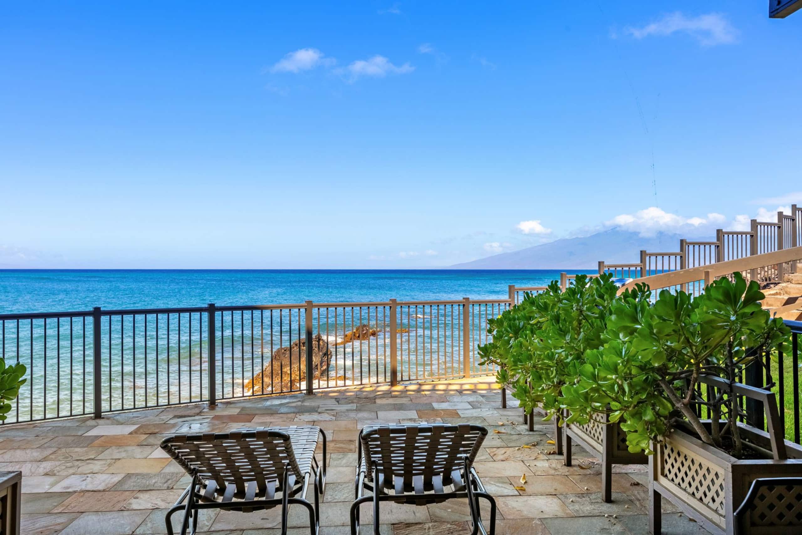 Condo in Lahaina · ★4.43 · 2 bedrooms · 4 beds · 2.5 baths - Image 43
