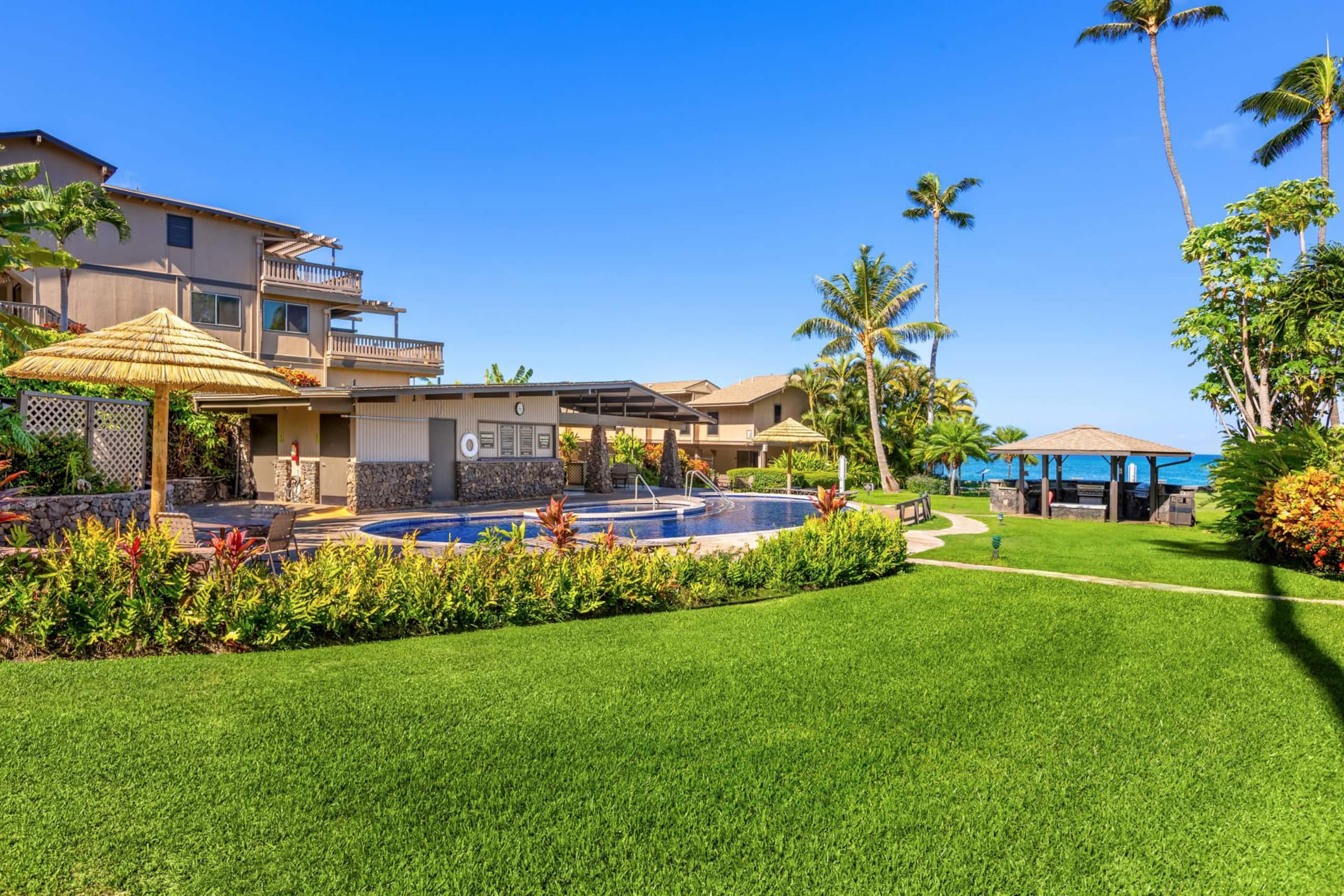Condo in Lahaina · ★4.43 · 2 bedrooms · 4 beds · 2.5 baths - Image 37