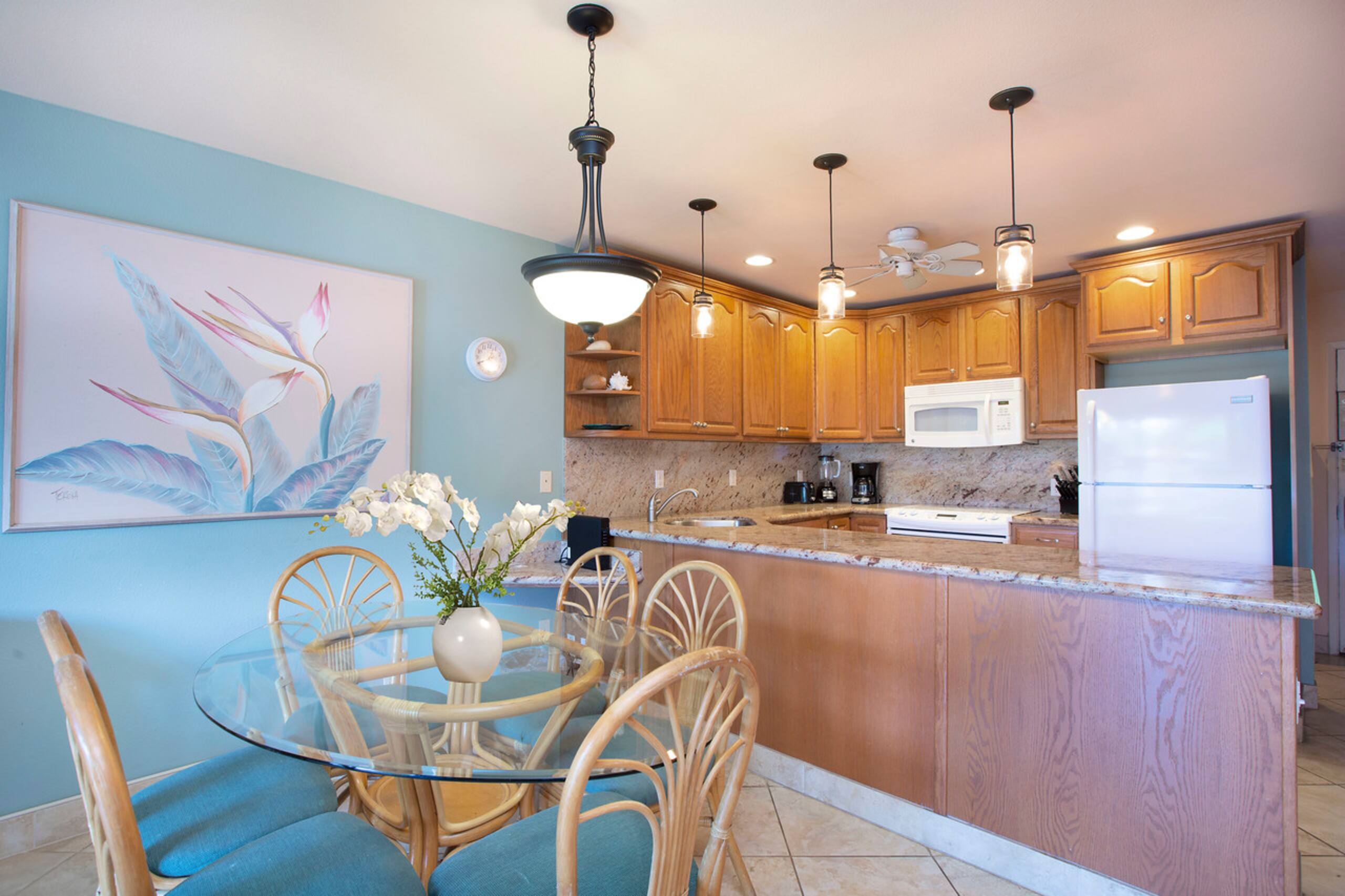 Condo in Lahaina · ★4.61 · 2 bedrooms · 4 beds · 2.5 private baths - Image 5
