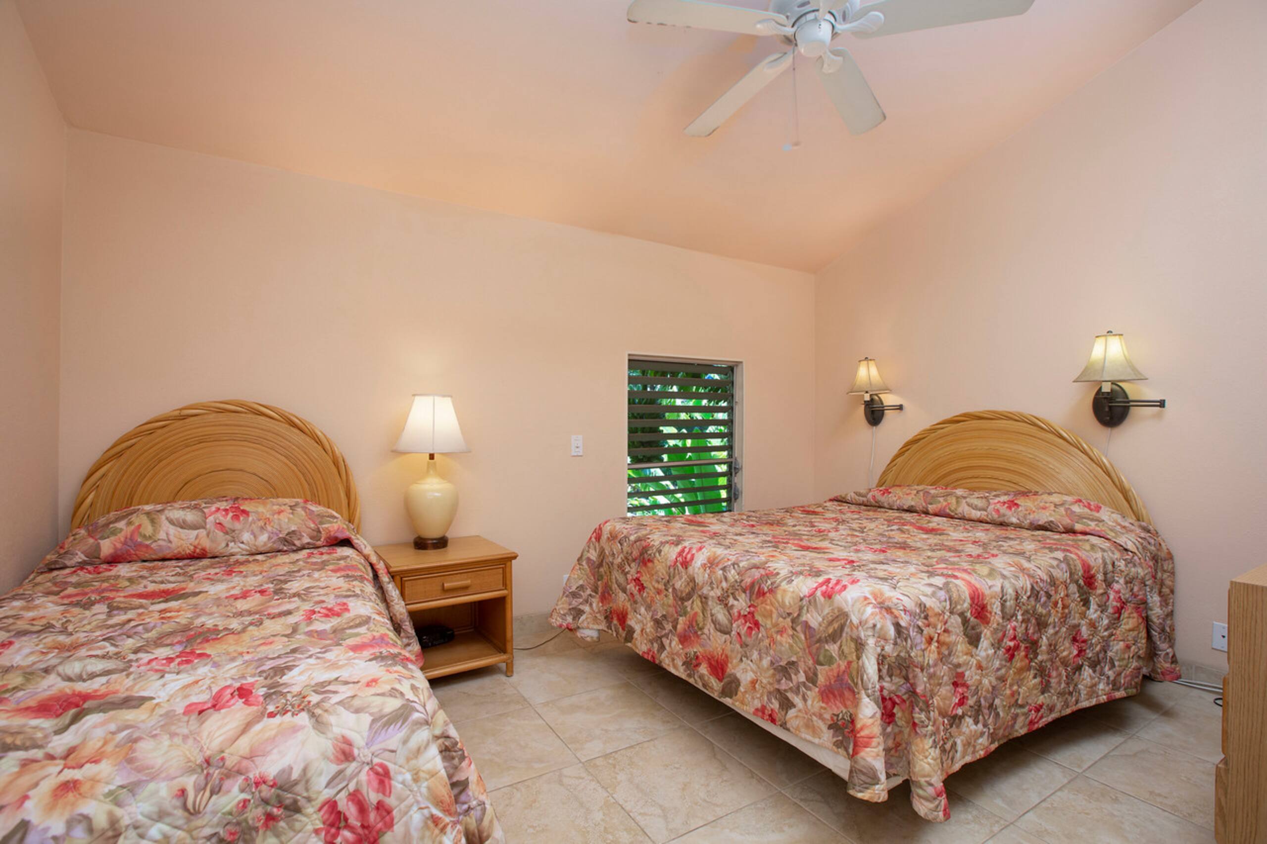 Condo in Lahaina · ★4.61 · 2 bedrooms · 4 beds · 2.5 private baths - Image 17