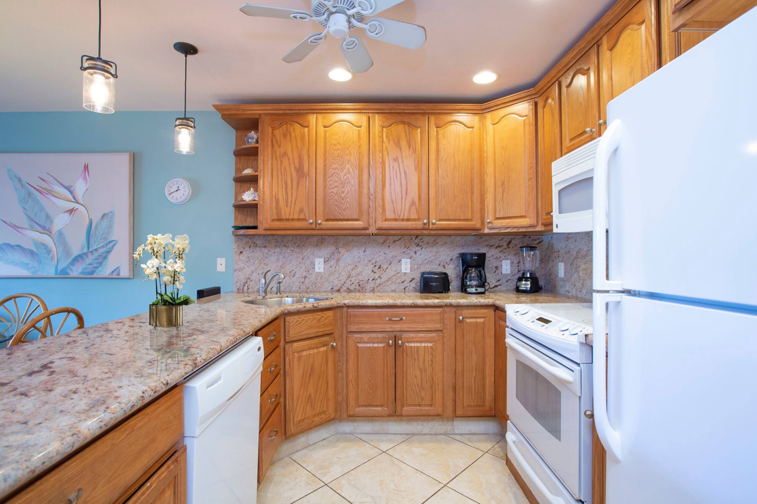 Condo in Lahaina · ★4.61 · 2 bedrooms · 4 beds · 2.5 private baths - Image 6
