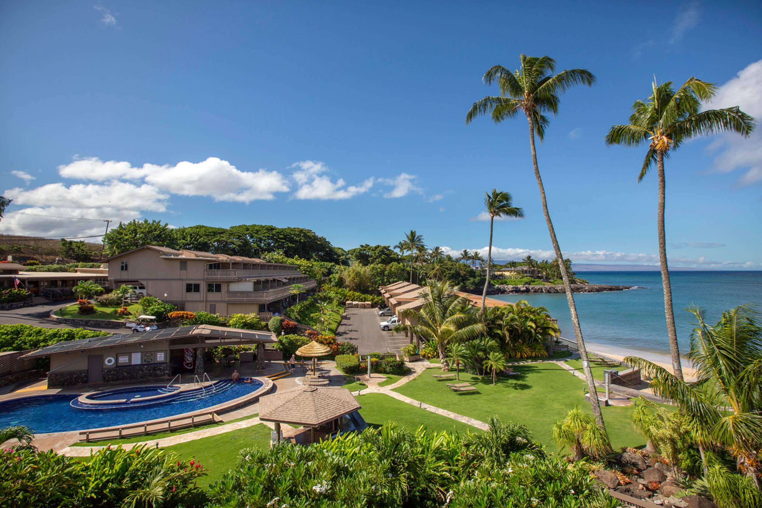 Condo in Lahaina · ★4.61 · 2 bedrooms · 4 beds · 2.5 private baths - Image 10