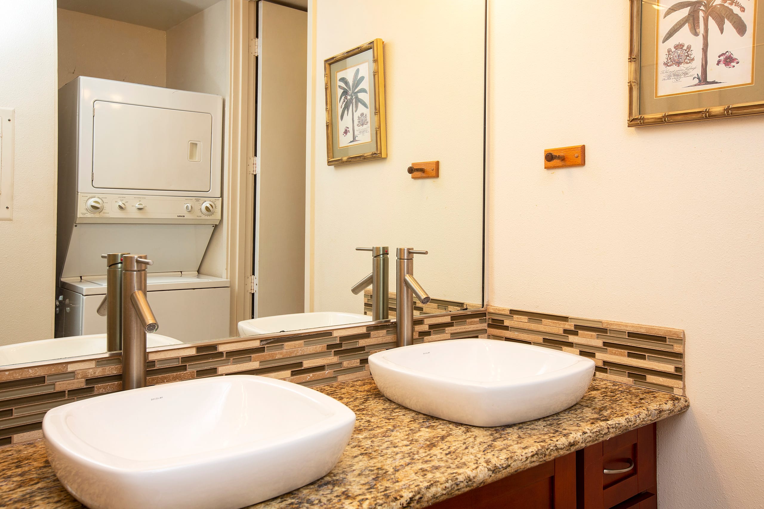 Condo in Lahaina · ★4.6 · 1 bedroom · 2 beds · 2 baths - Image 9