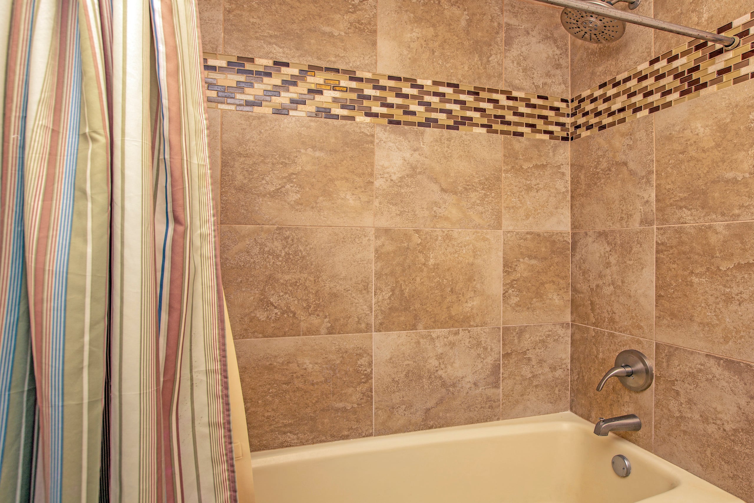 Condo in Lahaina · ★4.6 · 1 bedroom · 2 beds · 2 baths - Image 10